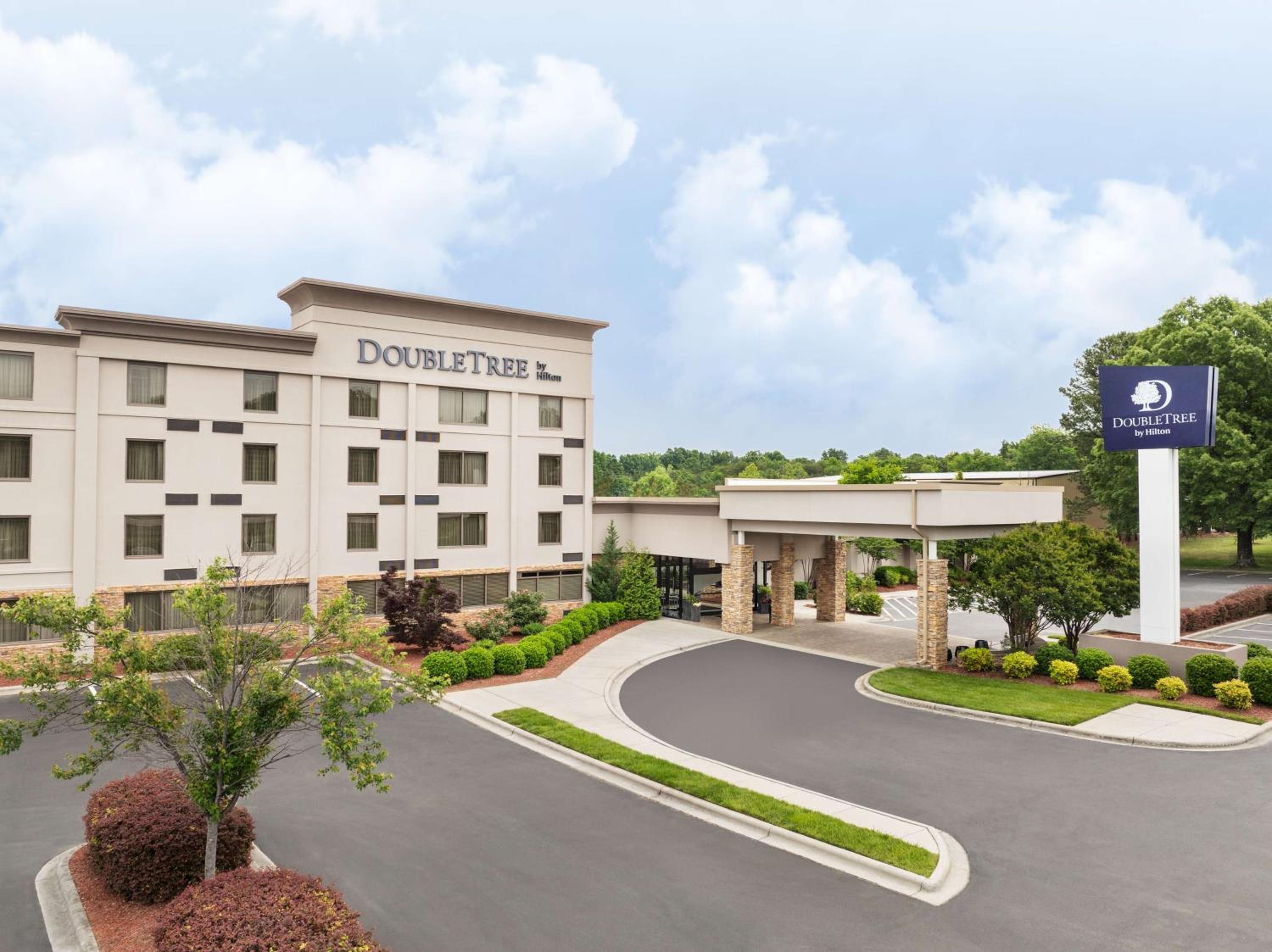 Hotel Doubletree By Hilton Greensboro Airport - Image 1