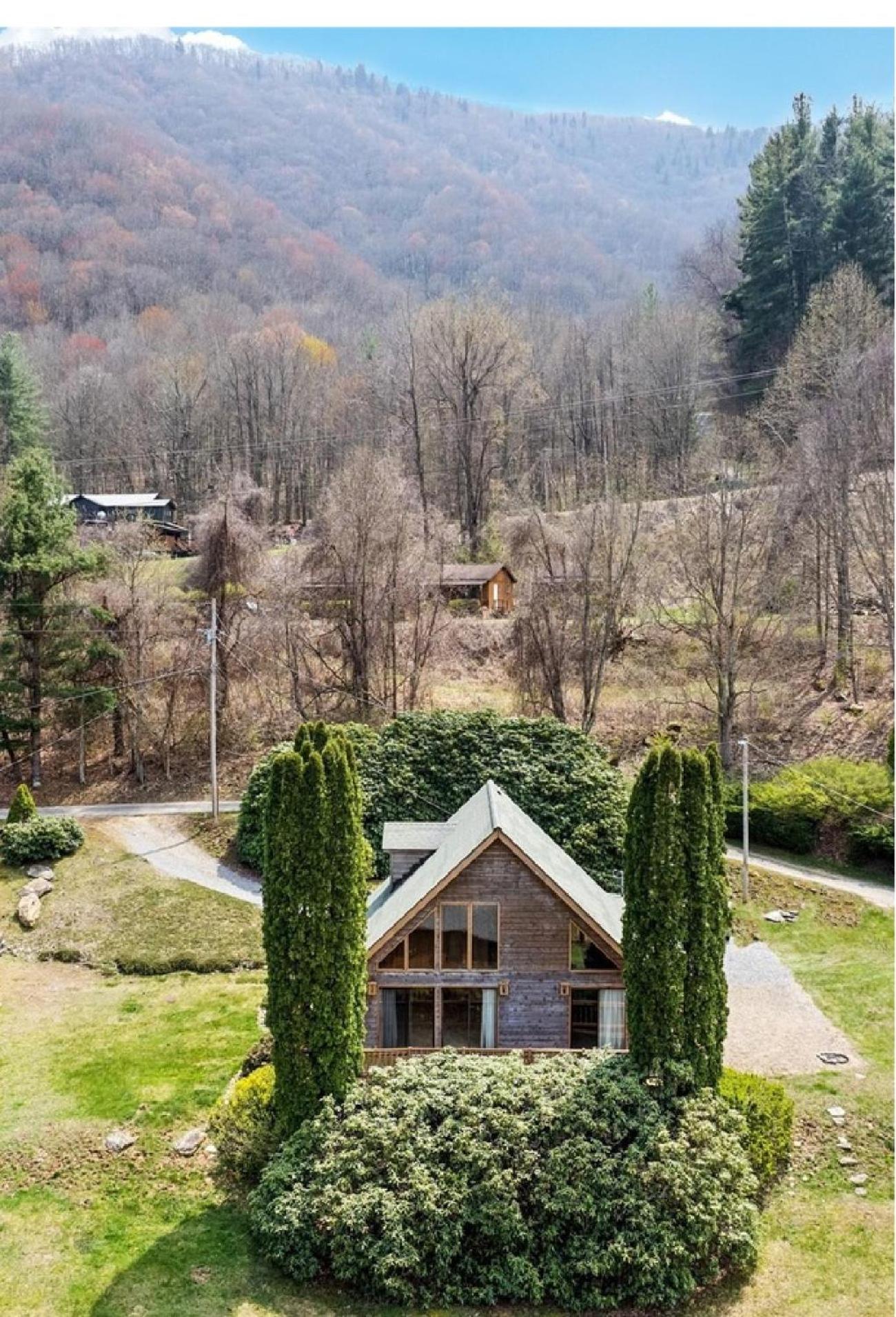 Cabin with Great Mountain views