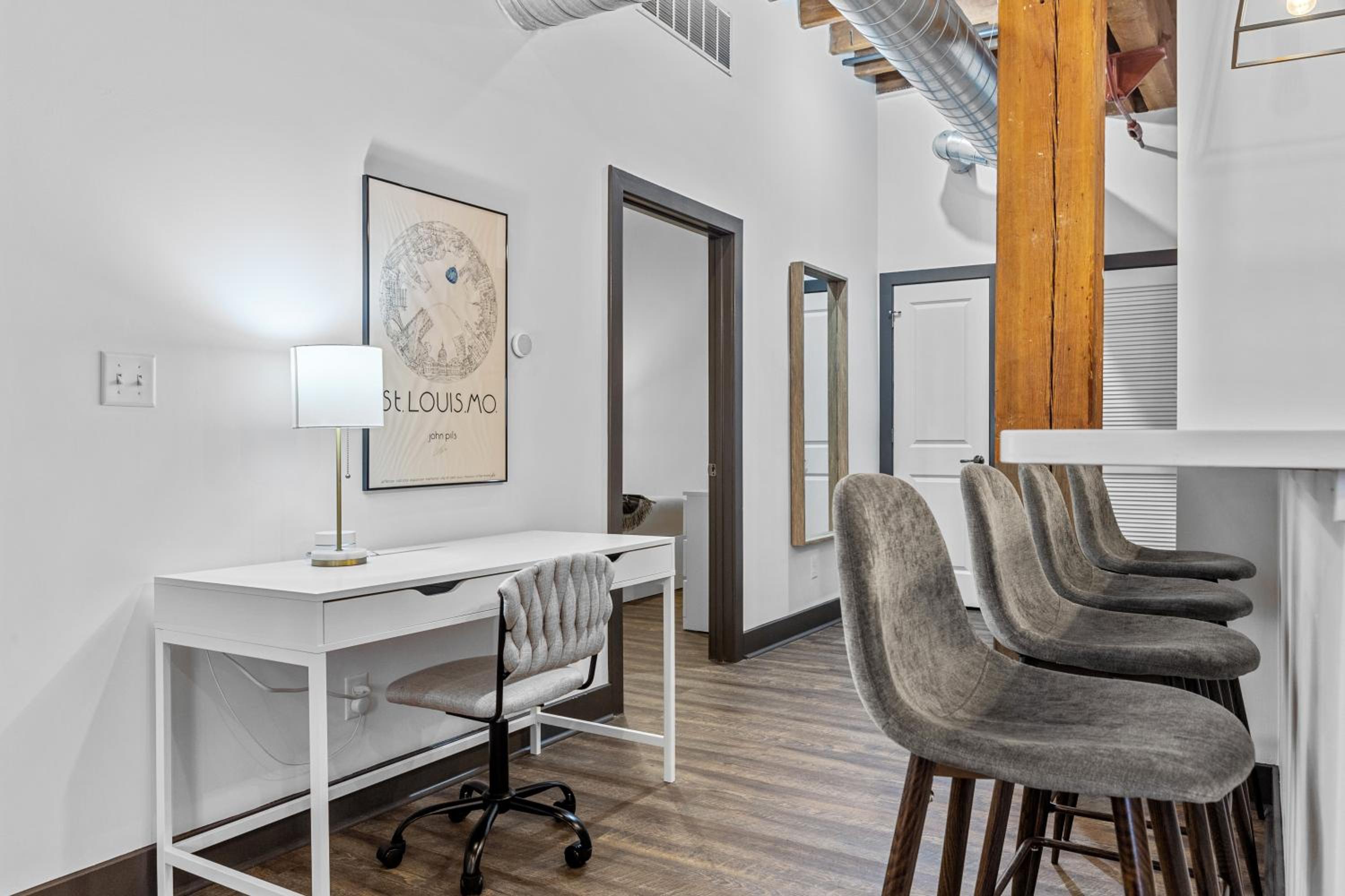 2BR Loft-Parking-Gym-Roof Deck-4K - Property Image 19