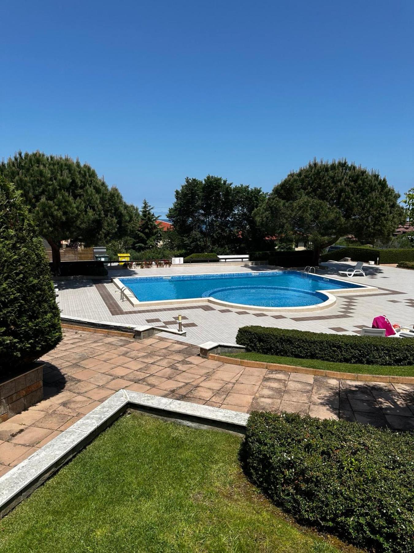 Apartment in Paradise View complex
