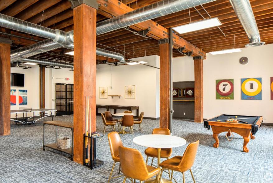 2BR Loft-Parking-Gym-Roof Deck-4K - Property Image 8