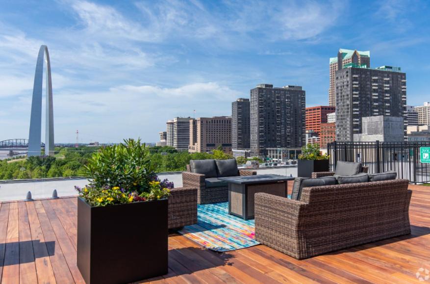 2BR Loft-Parking-Gym-Roof Deck-4K - Property Image 5
