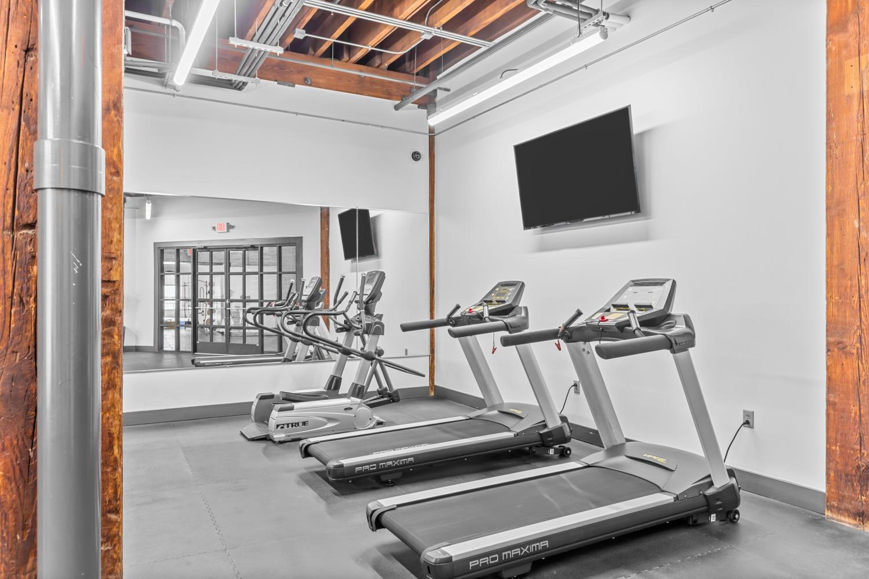 2BR Loft-Parking-Gym-Roof Deck-4K - Property Image 6