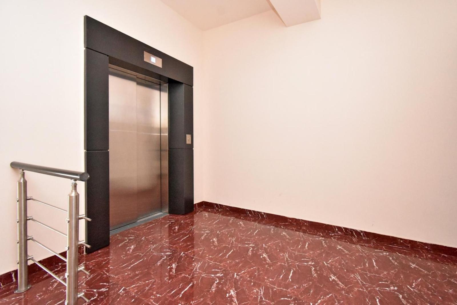 Demirchyan street, 1 bedroom Stylish apartment with Open Balcony DE140