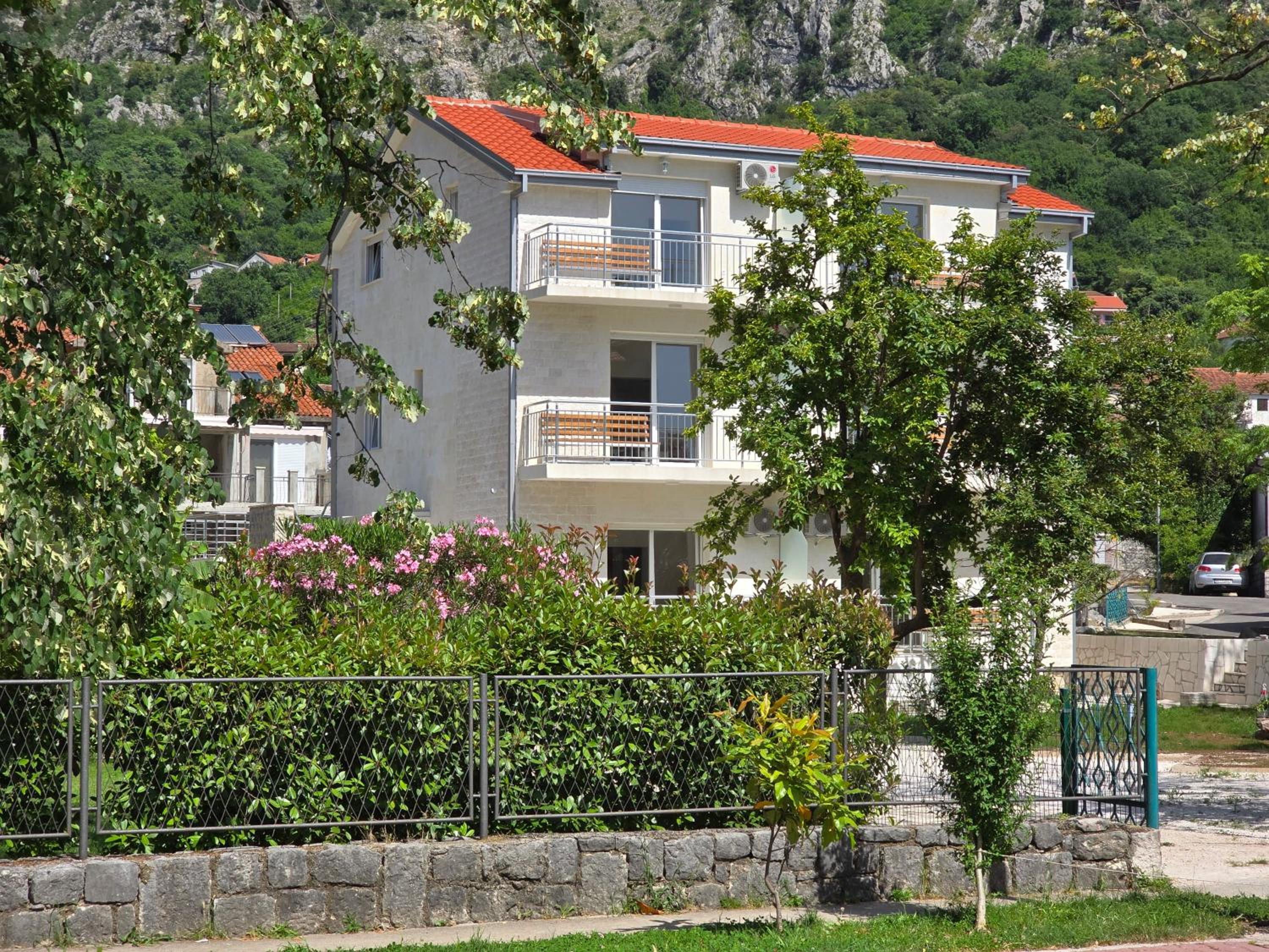 Villa BOJANA AS Aparments Risan view 3