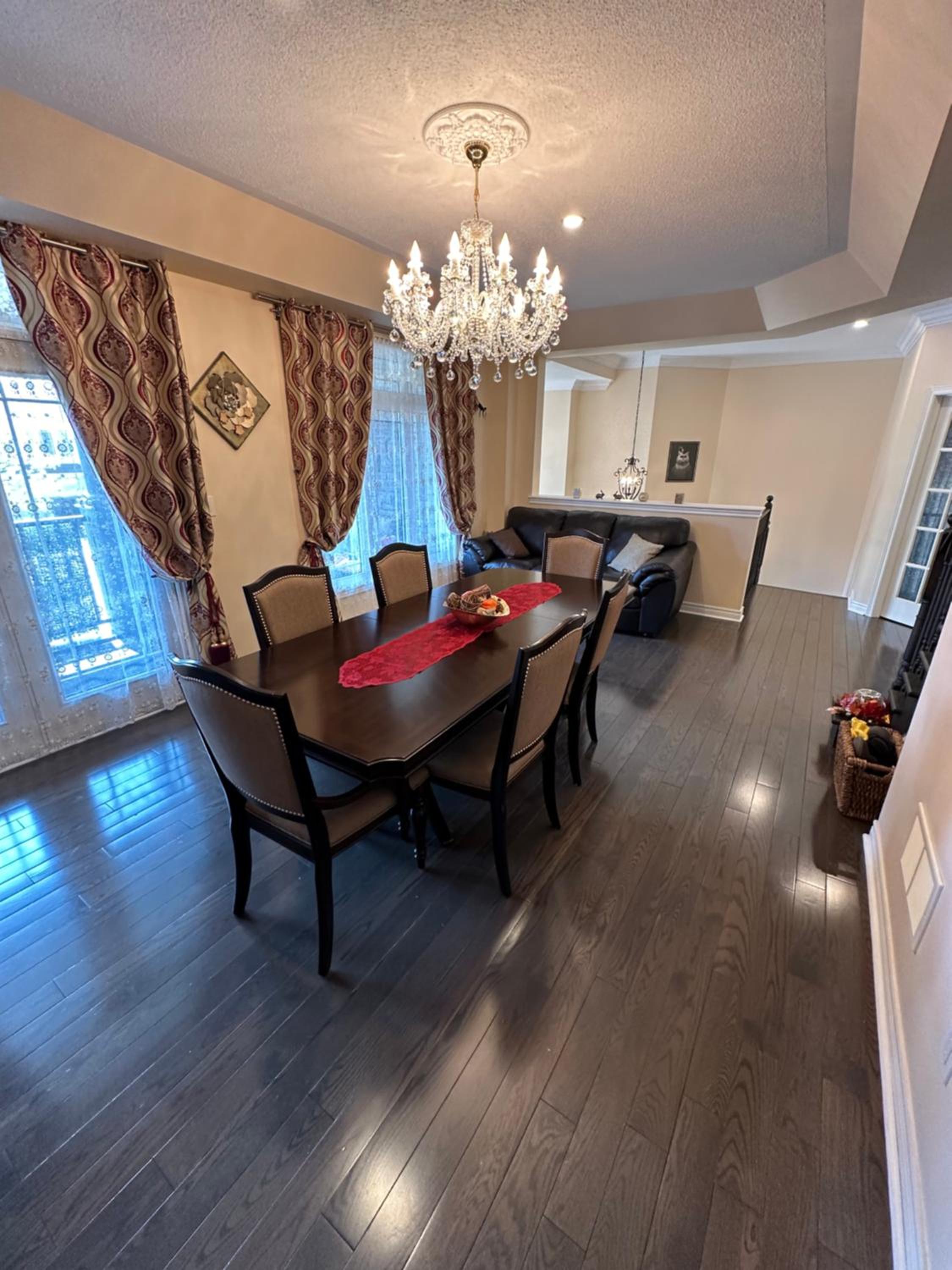Luxury Villa in Richmond Hill