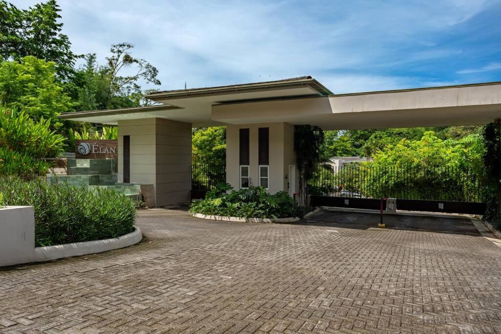 Beachfront Jungle Luxury! 3BD Penthouse Uvita