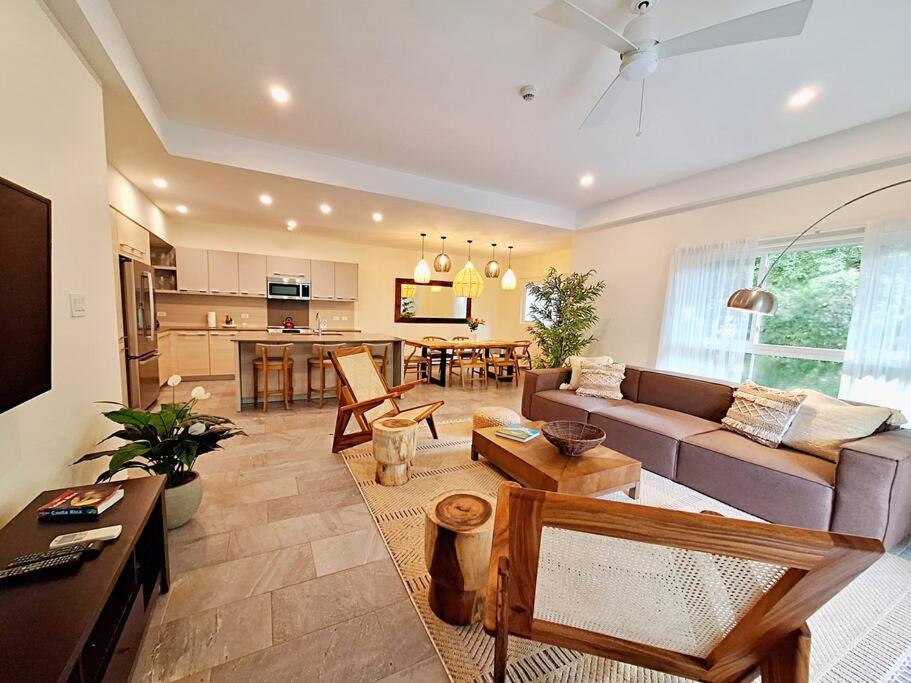Beachfront Jungle Luxury! 3BD Penthouse Uvita