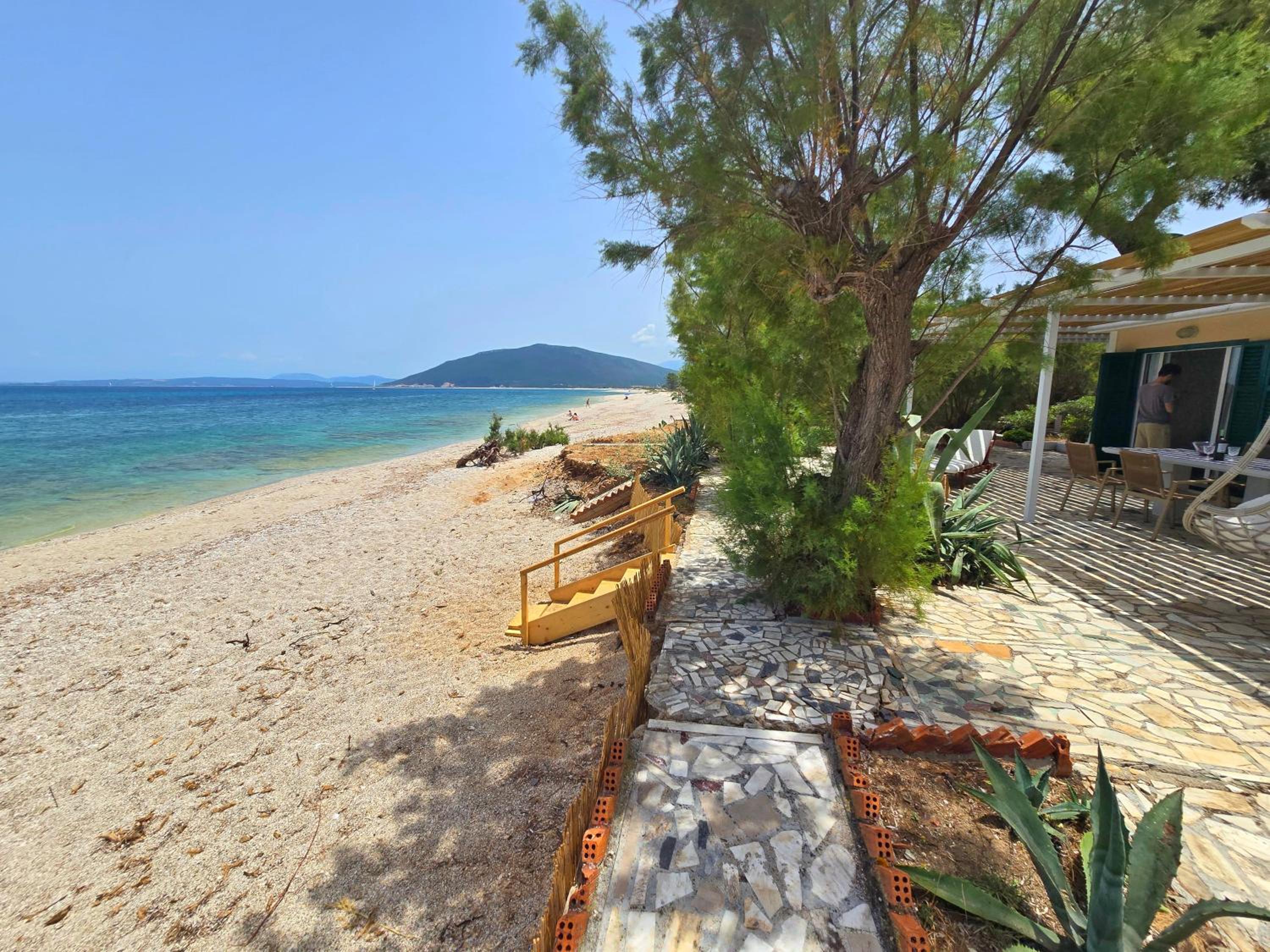 Alos - On the Sand photo 5