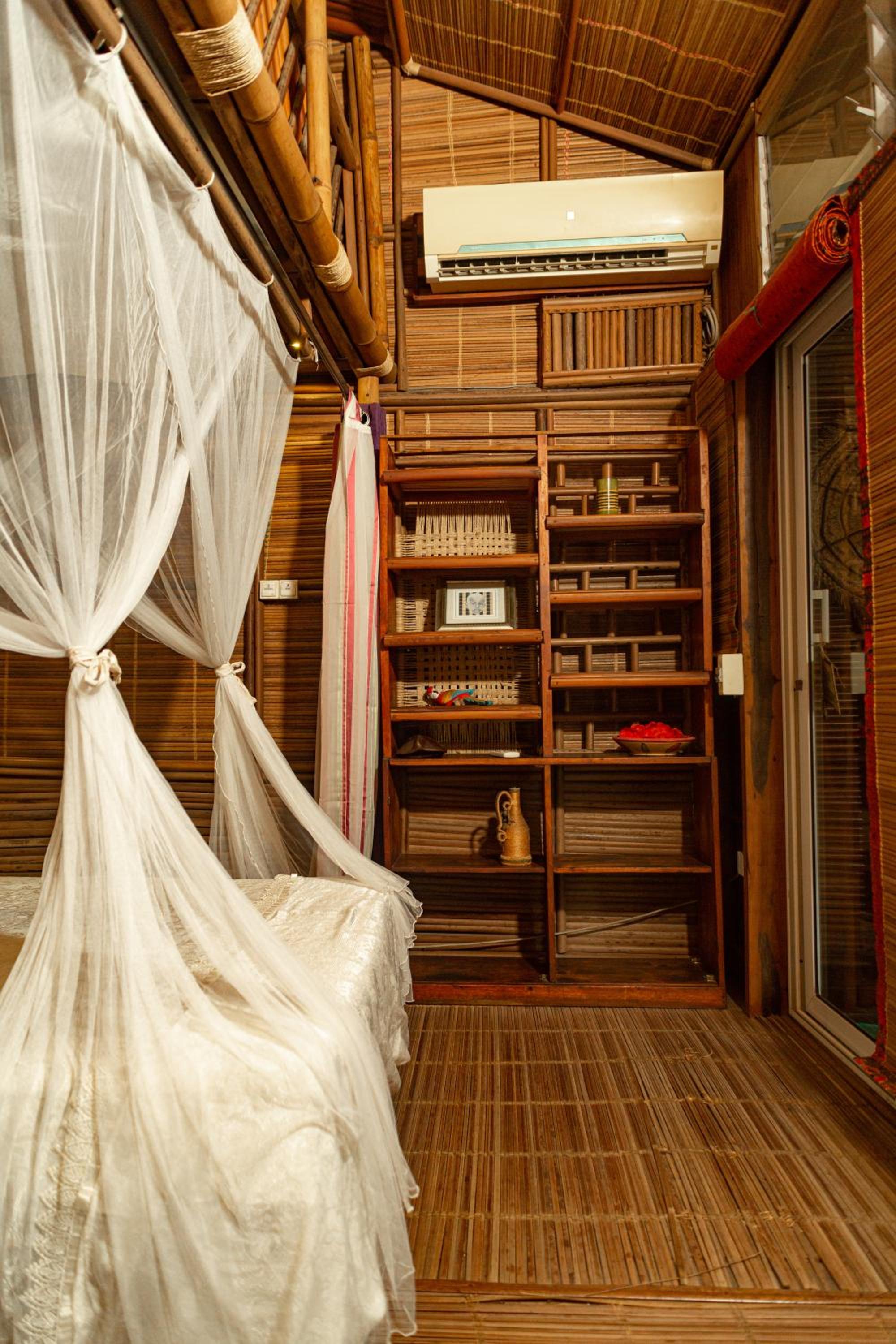 Alafia Lodge