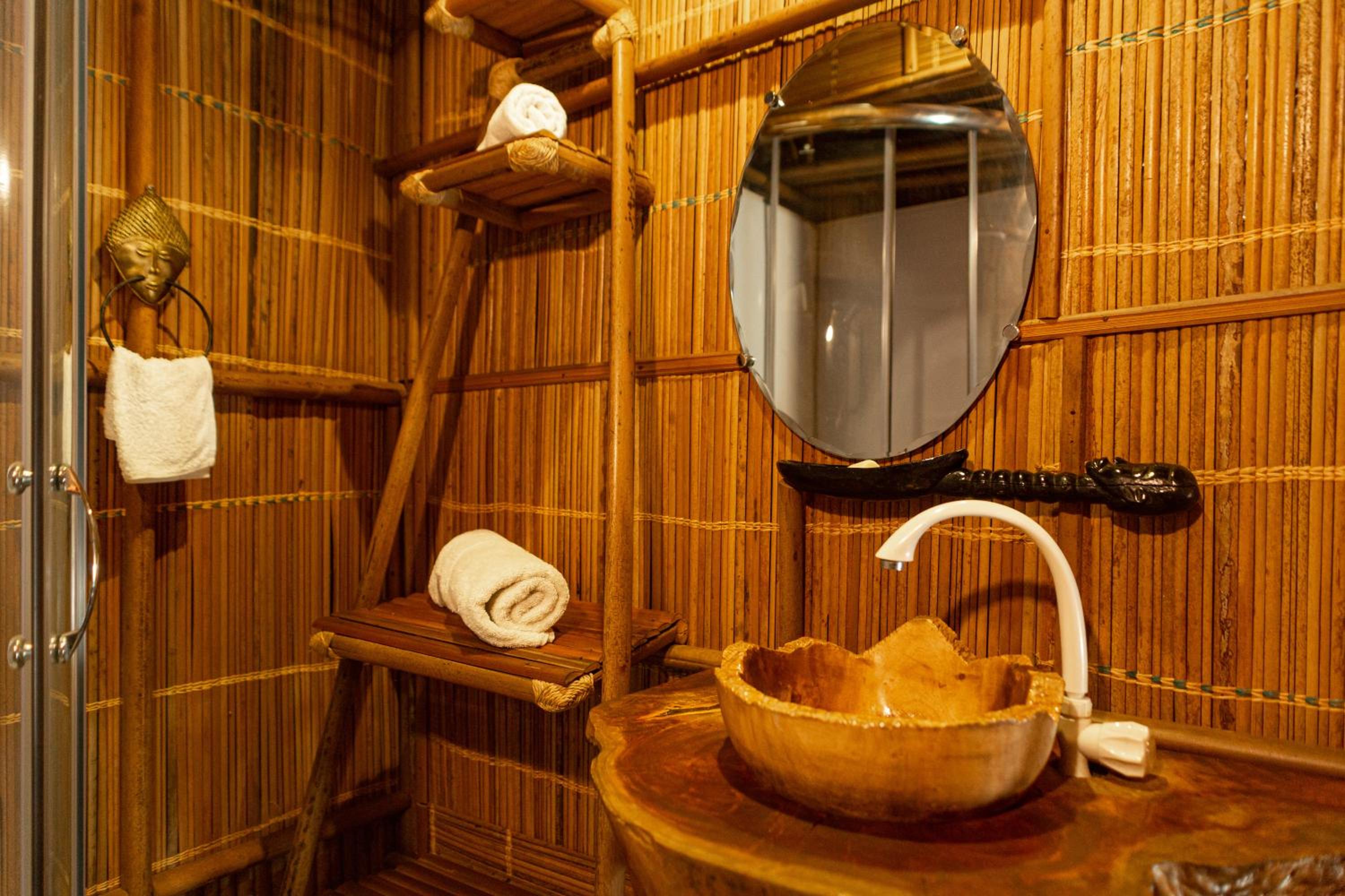 Alafia Lodge