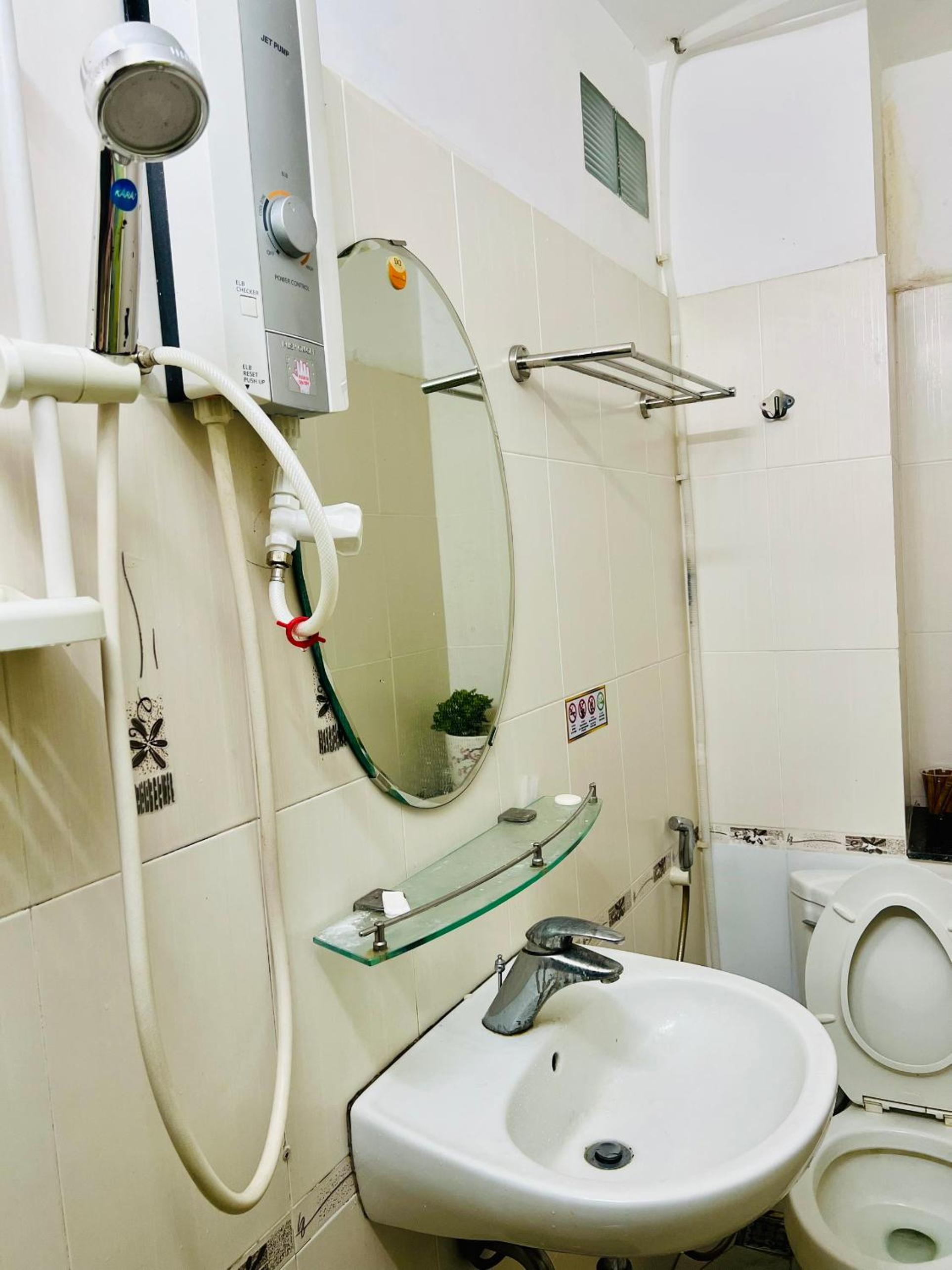 AULE HOSTEl