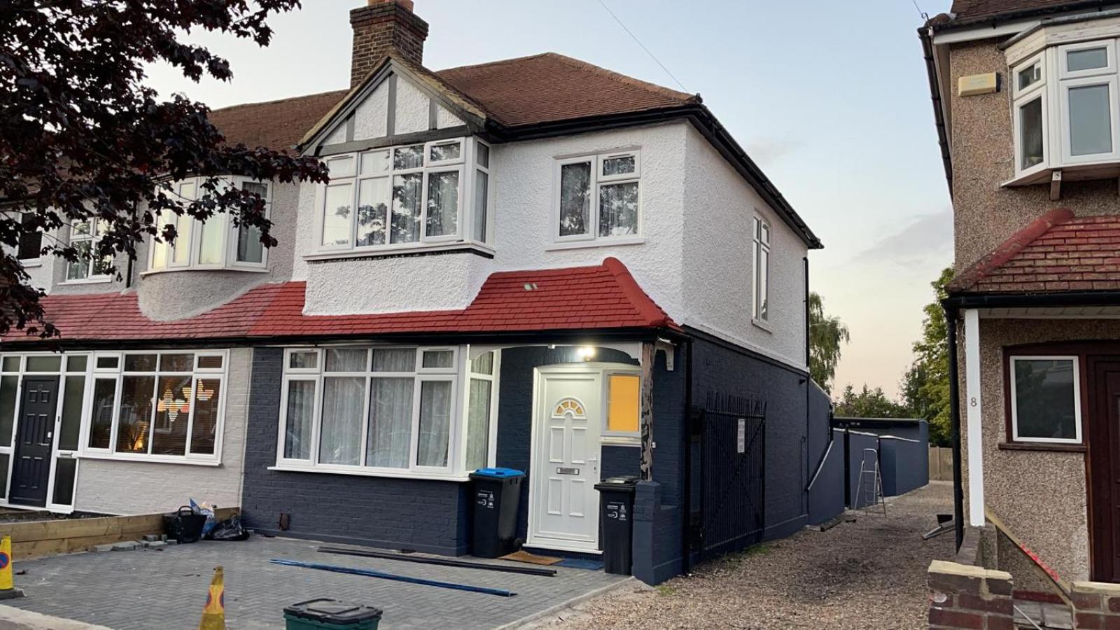 Rowan Crescent's Luxury Stay-In 3 - main view