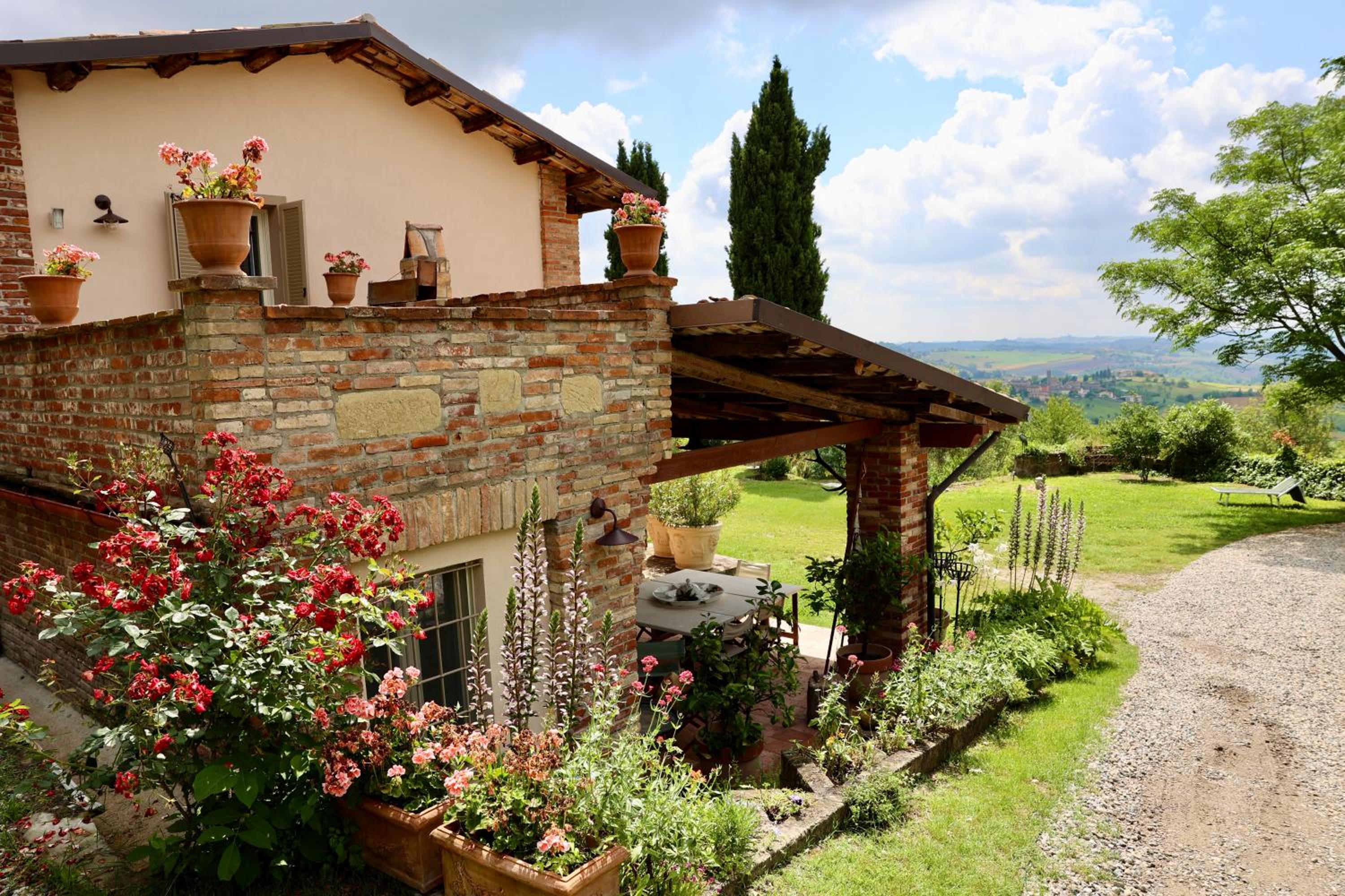 Casa dei Cipressi view 3