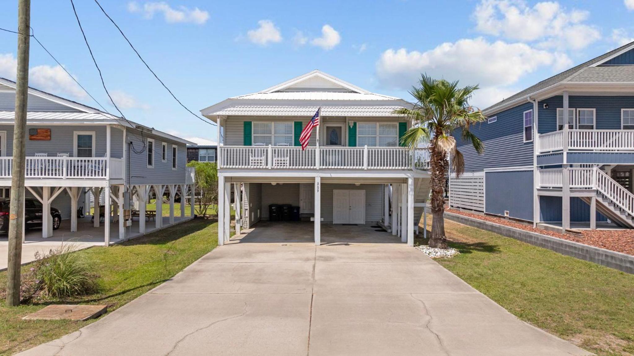 Grove Cove - 1'5 Blocks from Beach- Dog Friendly view 2