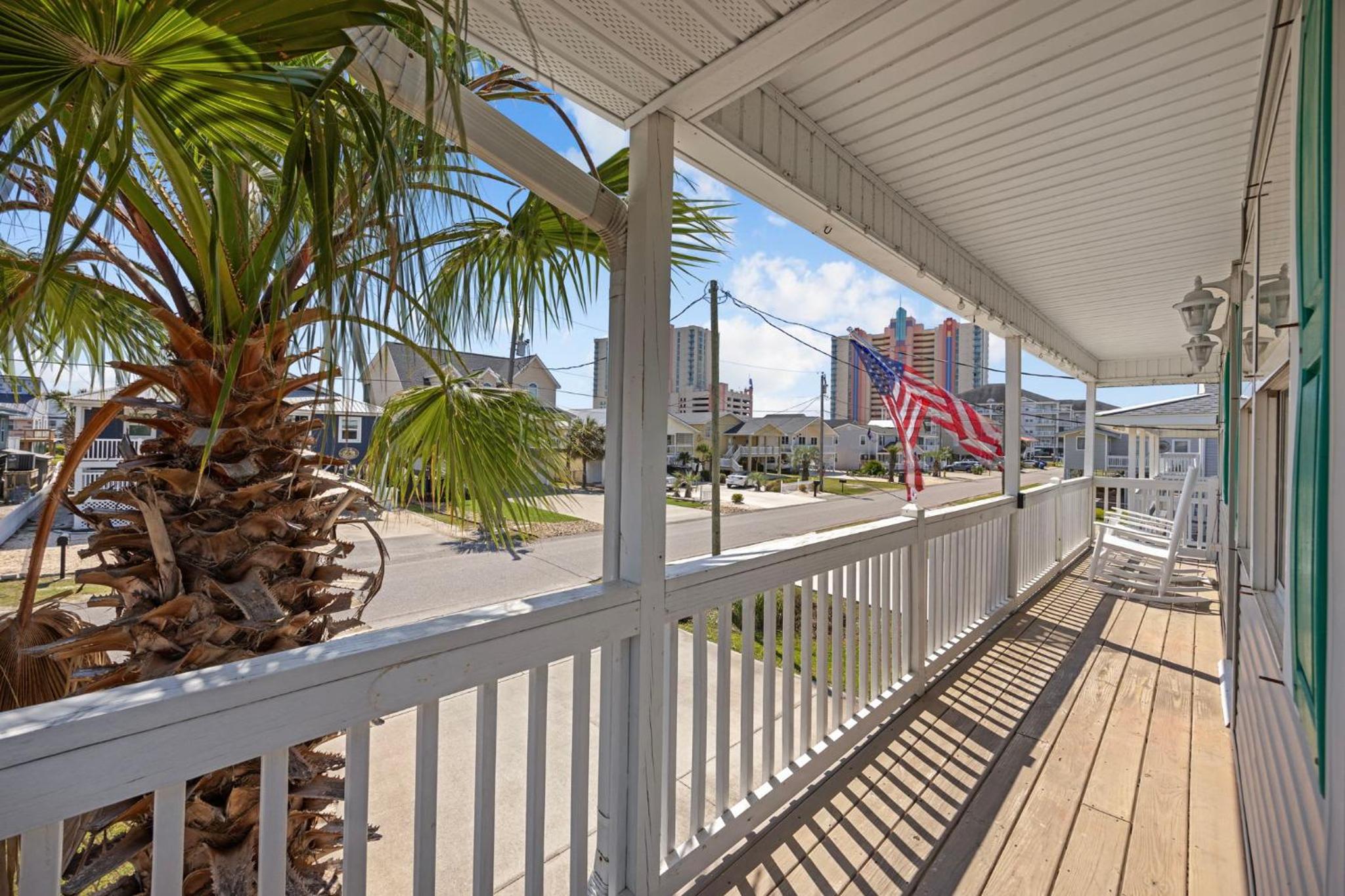 Grove Cove - 1'5 Blocks from Beach- Dog Friendly view 3