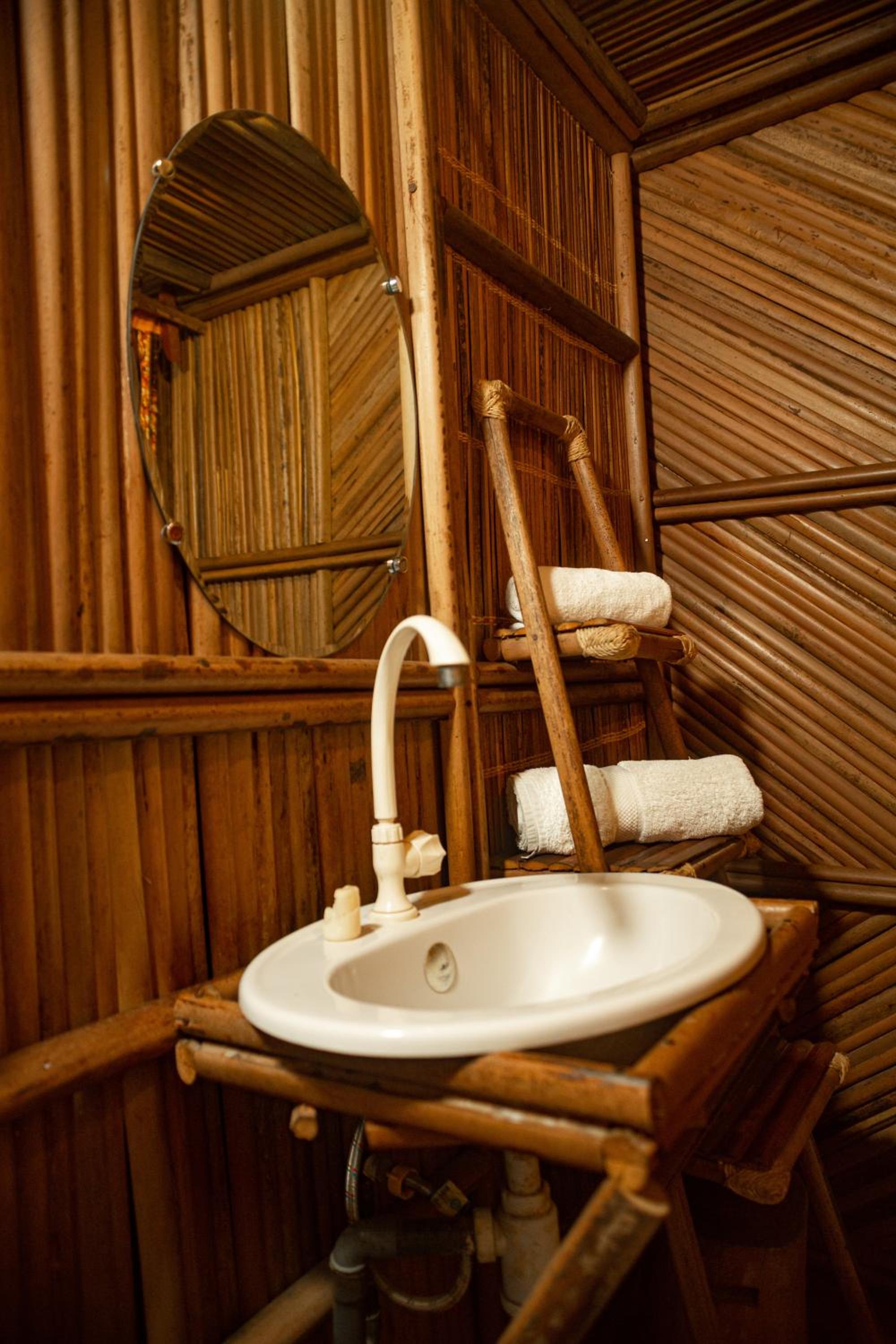 Alafia Lodge