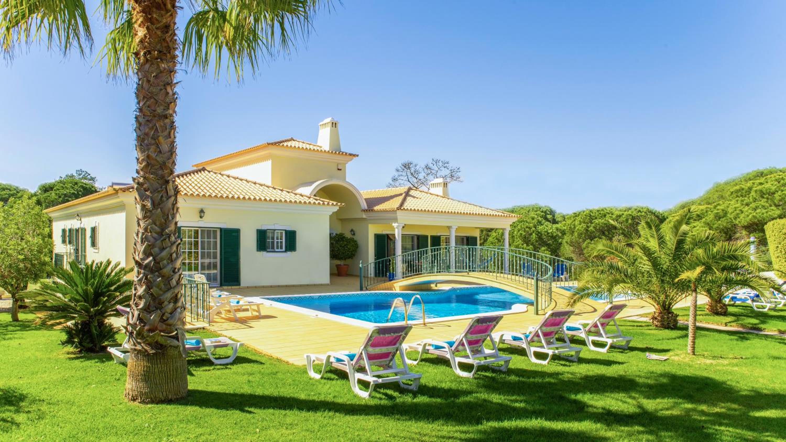 Exceptional Villa with Pool, Tennis Court, Games Room view 3