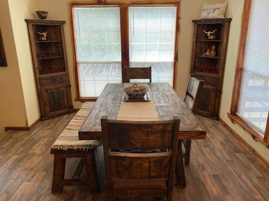 Beautiful Longhorn Lodge at Lake Texoma Gordonville view 3