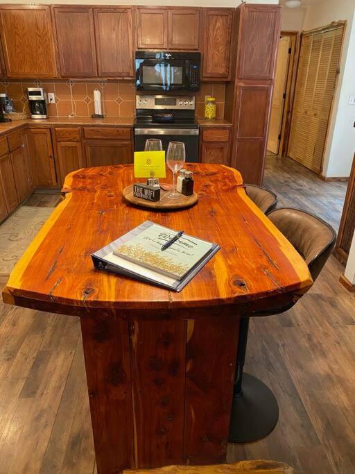 Beautiful Longhorn Lodge at Lake Texoma Gordonville view 5
