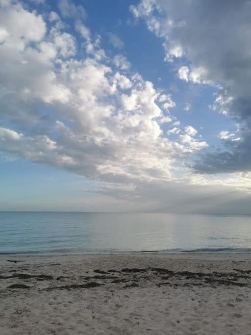 Charmant Appart Pied dans l'eau view 4