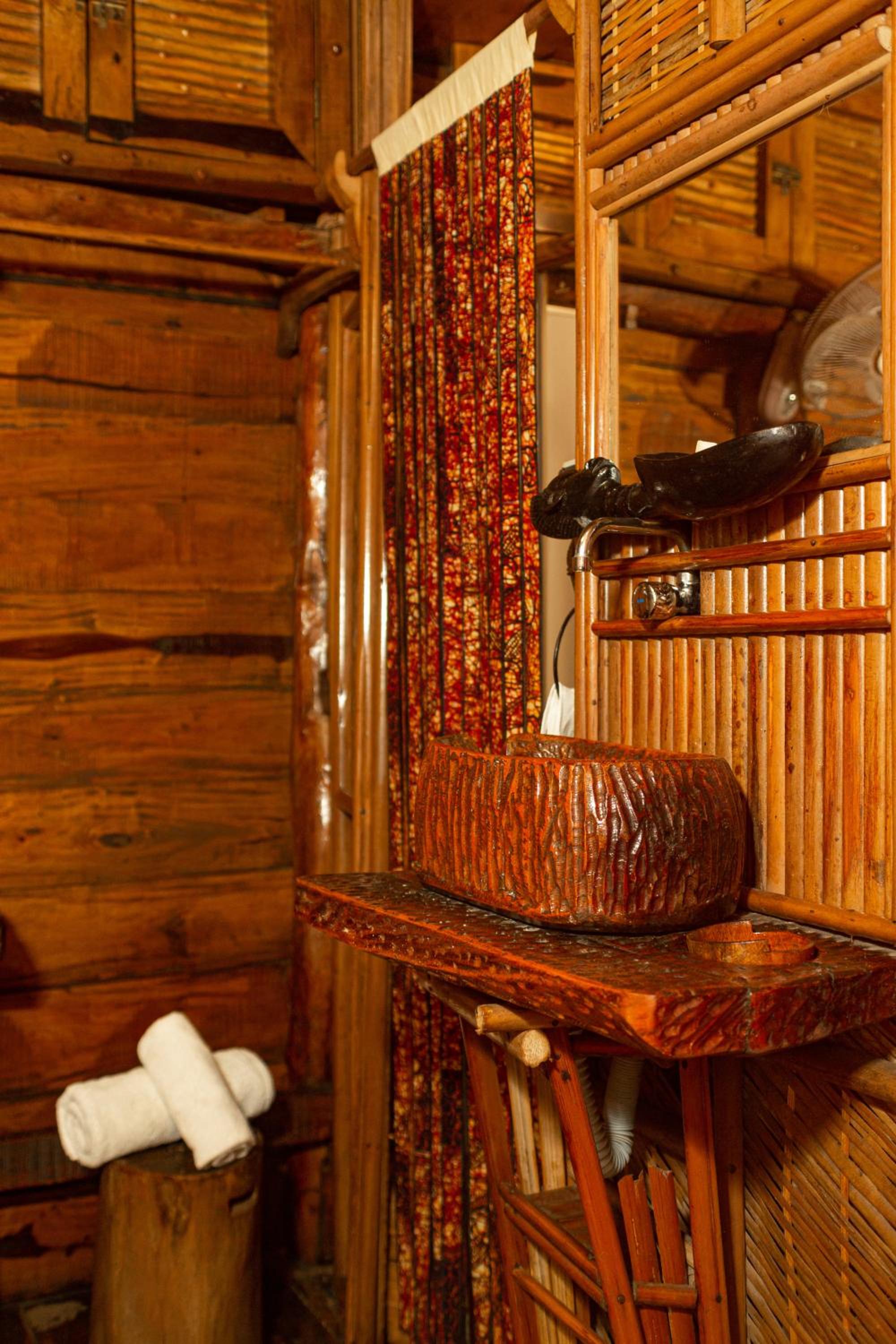 Alafia Lodge