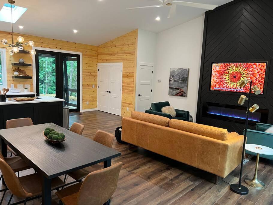 Modern Mountain Getaway with Hot Tub, Fire Pit view 5
