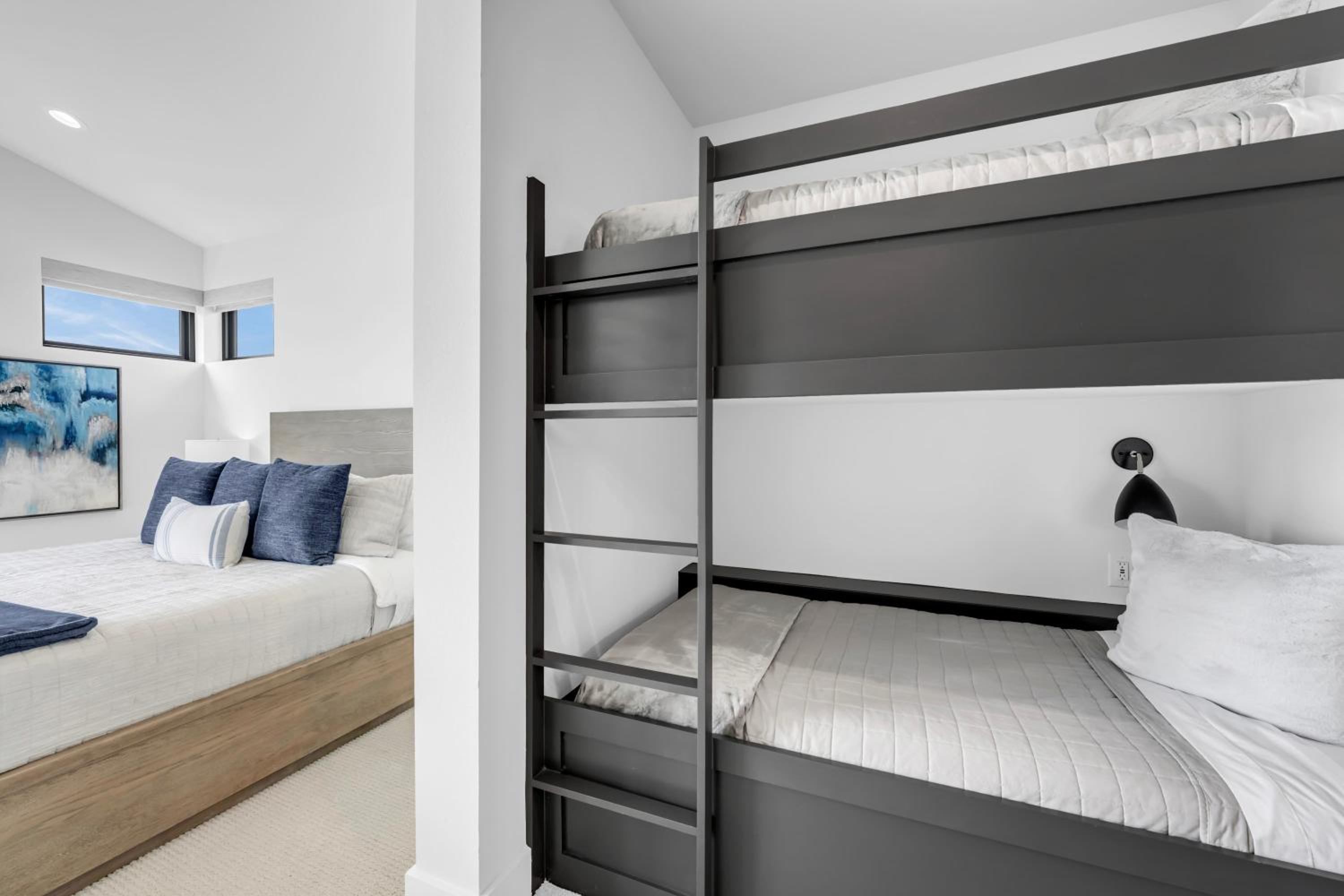 The Escape at 212 with Concierge Services view 3
