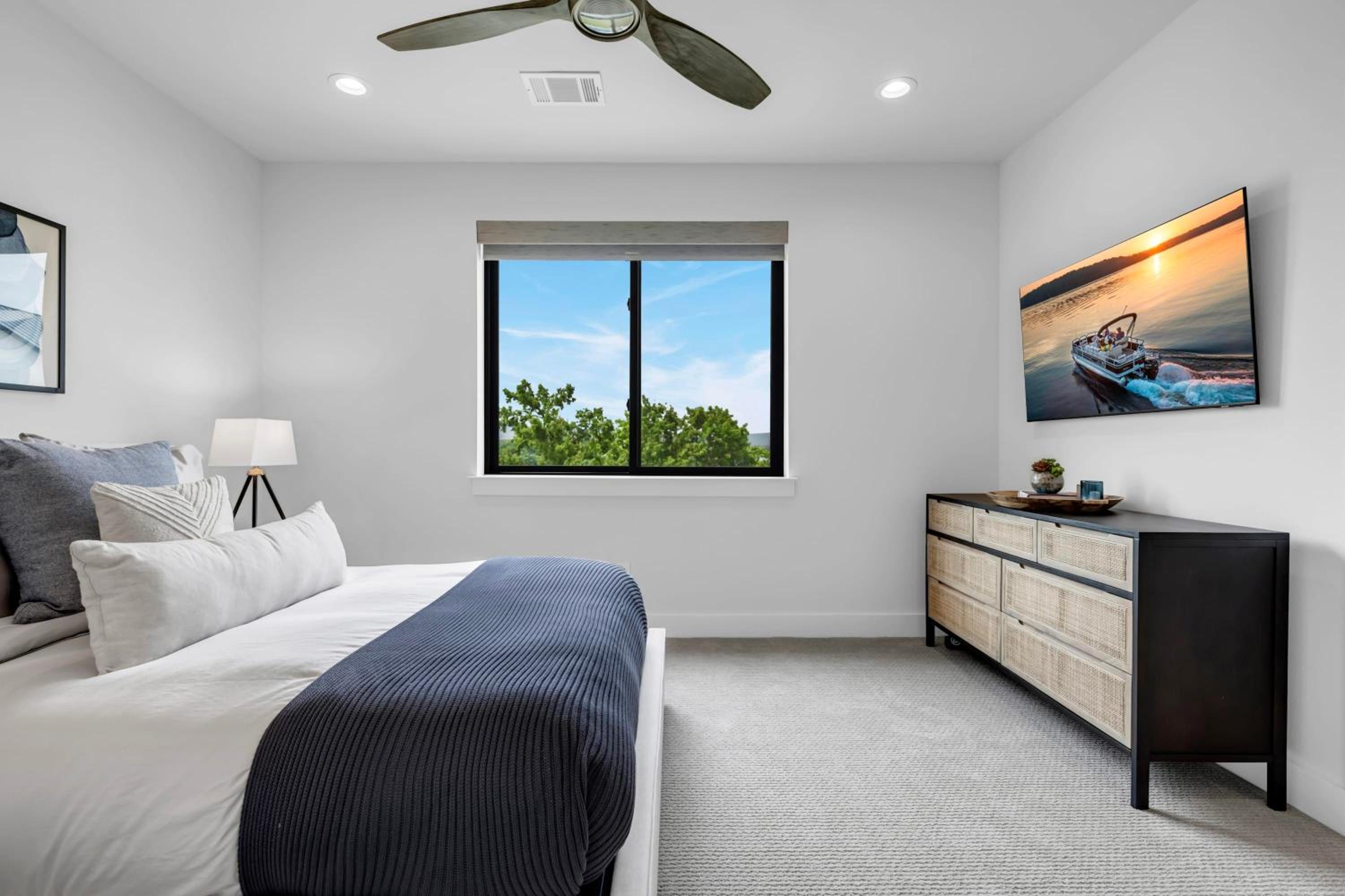 The Escape at 212 with Concierge Services view 5