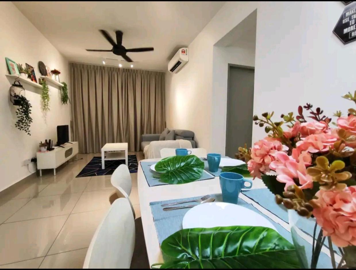 7INN VELOCITY MRT (M Vertica)Free Wifi