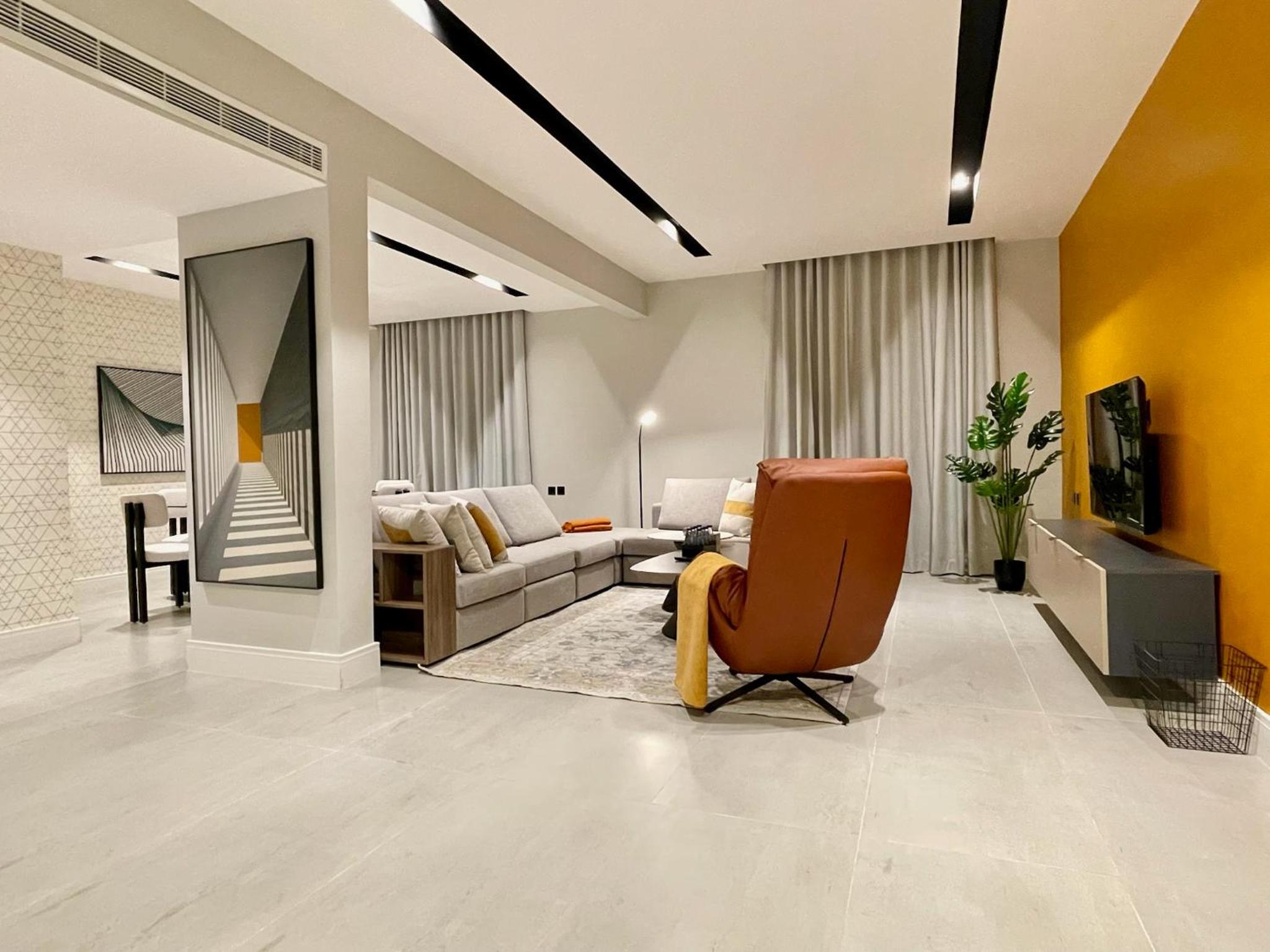 C Living - Executive - AQIQ