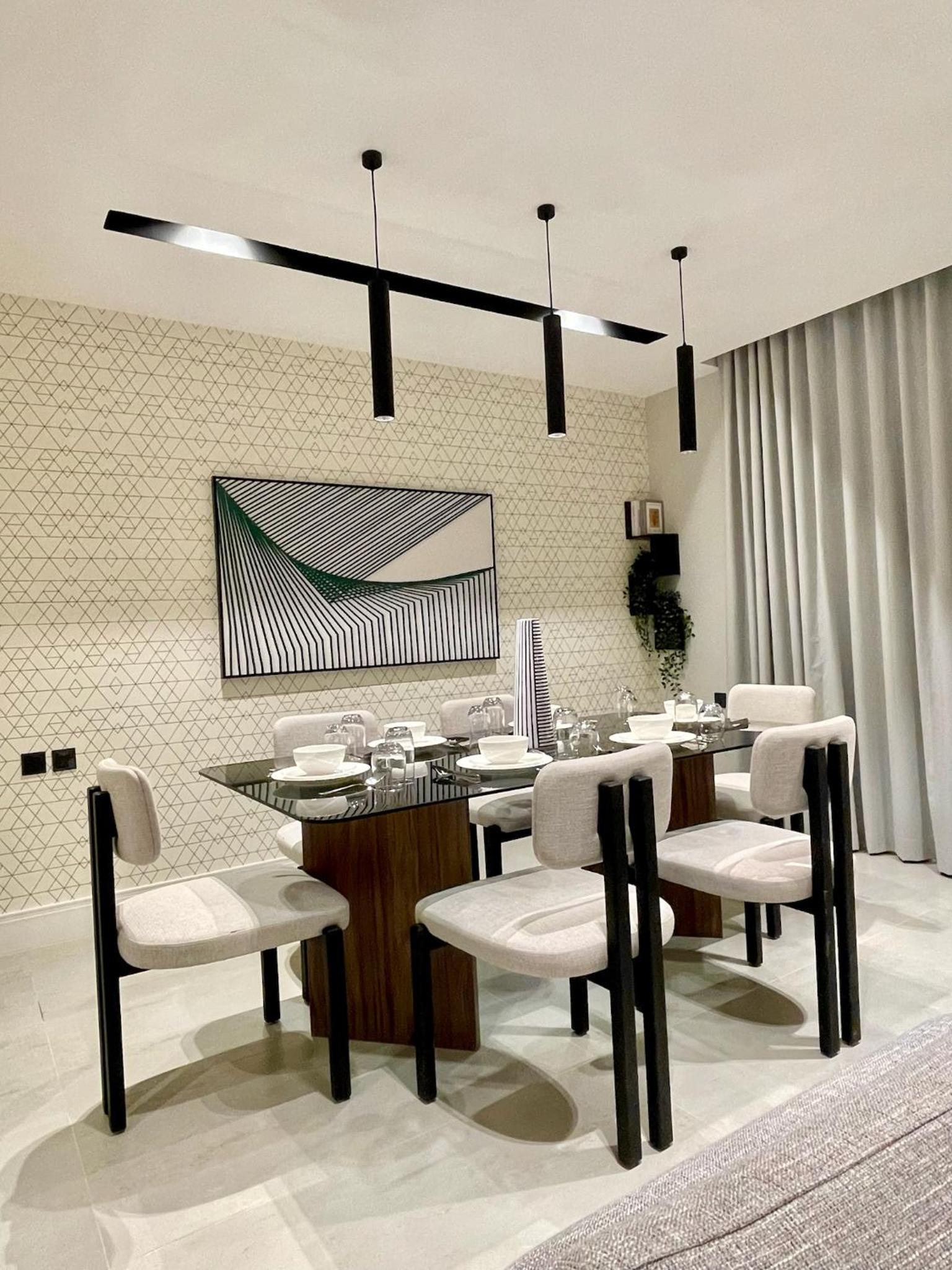 C Living - Executive - AQIQ