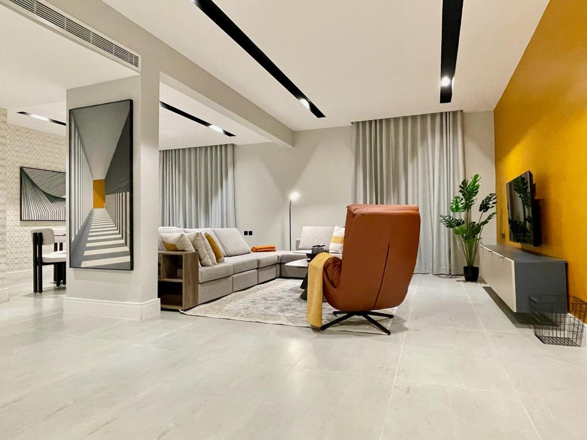 C Living - Executive - AQIQ