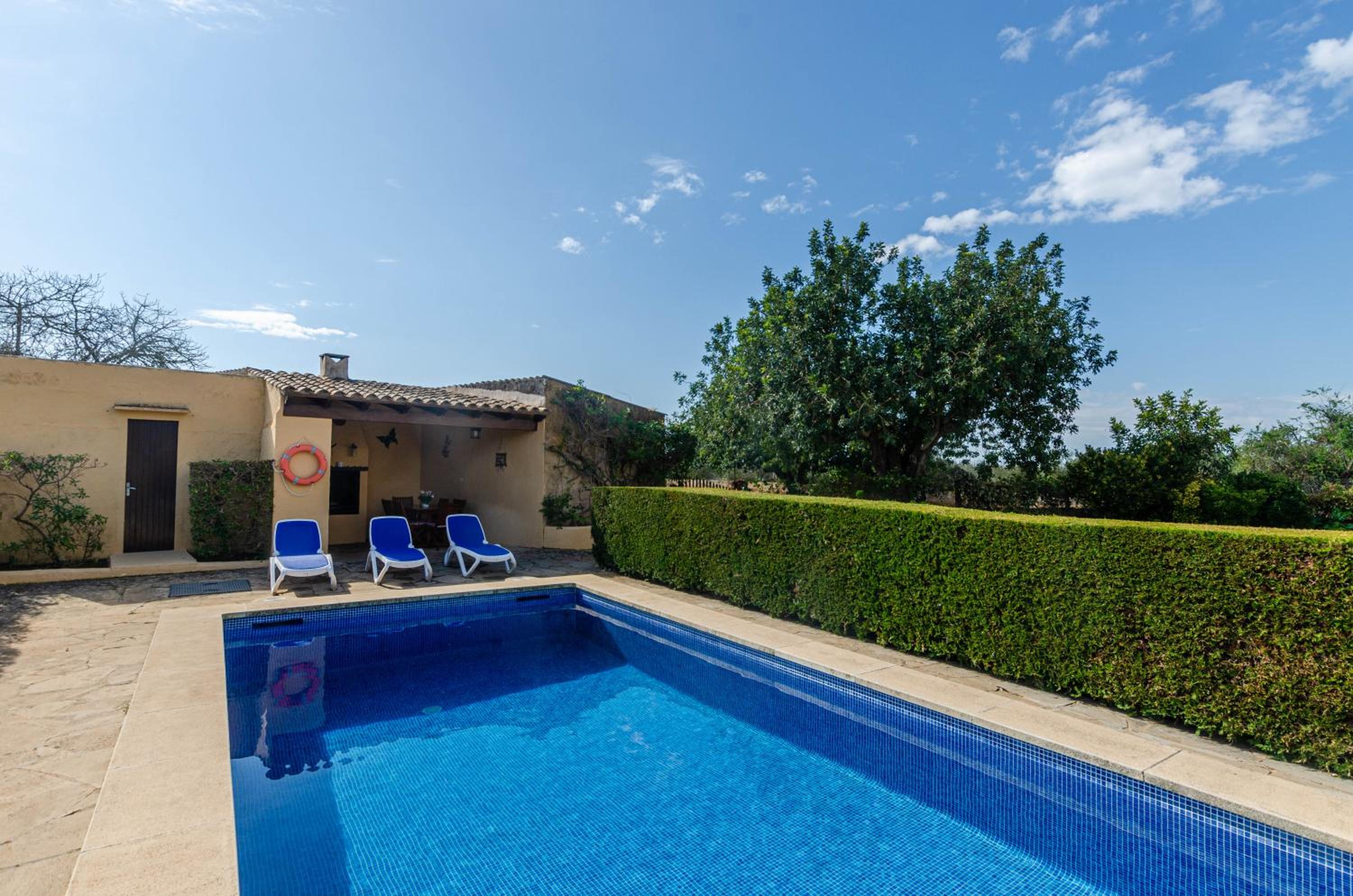 YourHouse Can Galeri villa