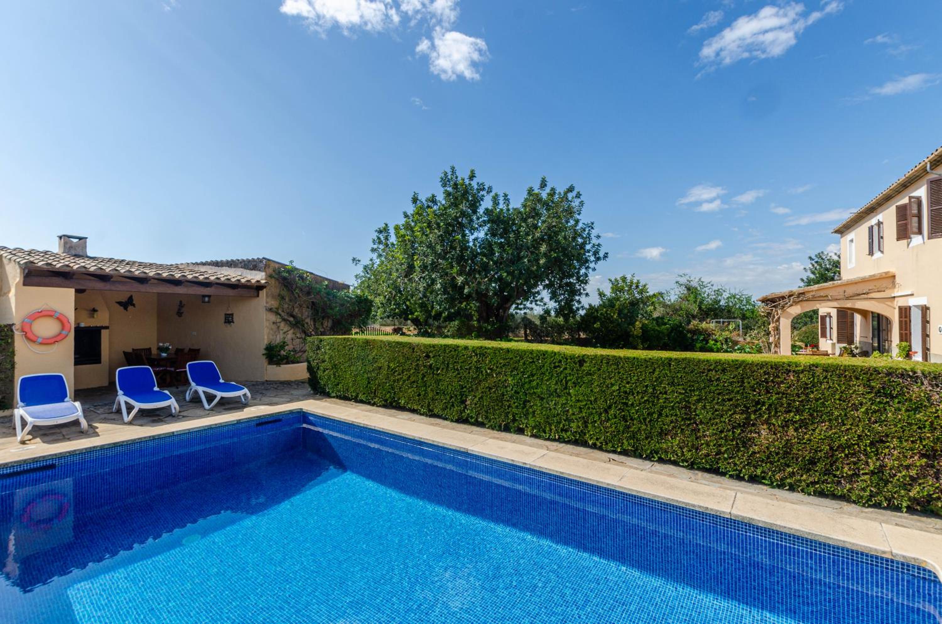 YourHouse Can Galeri villa