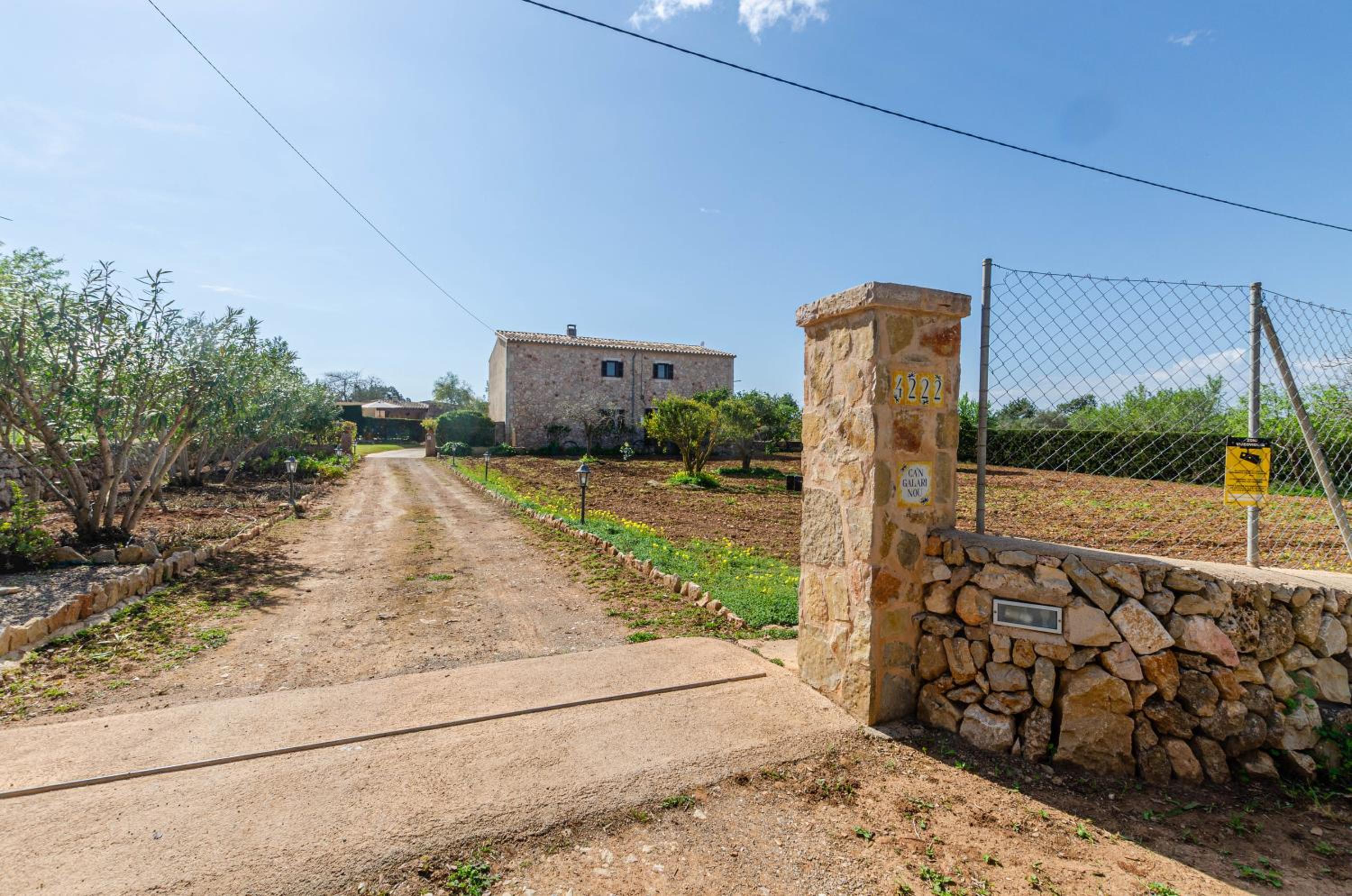 YourHouse Can Galeri villa