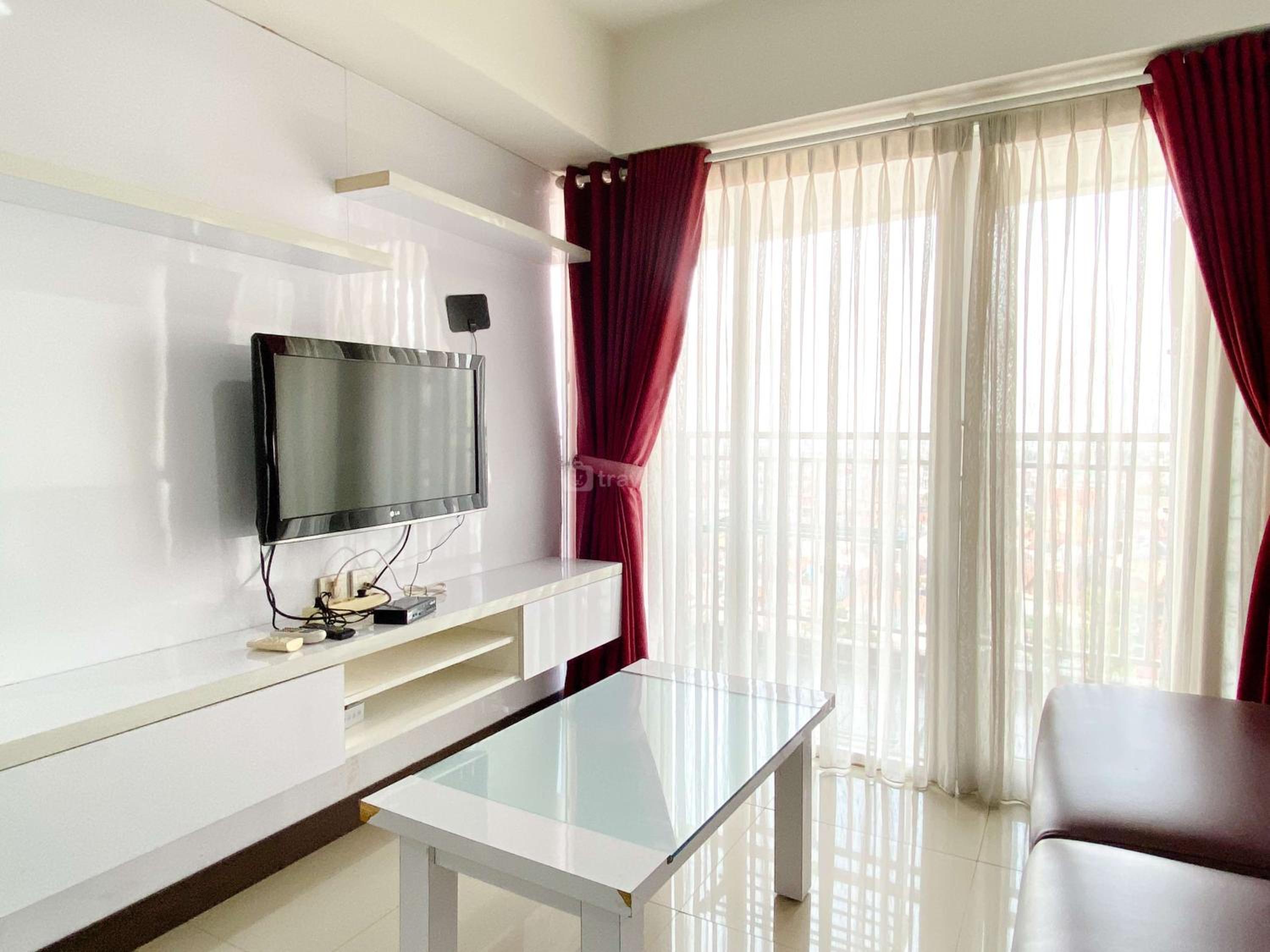 Comfort Stay and Homey 2BR Apartment at H Residence By Travelio view 3