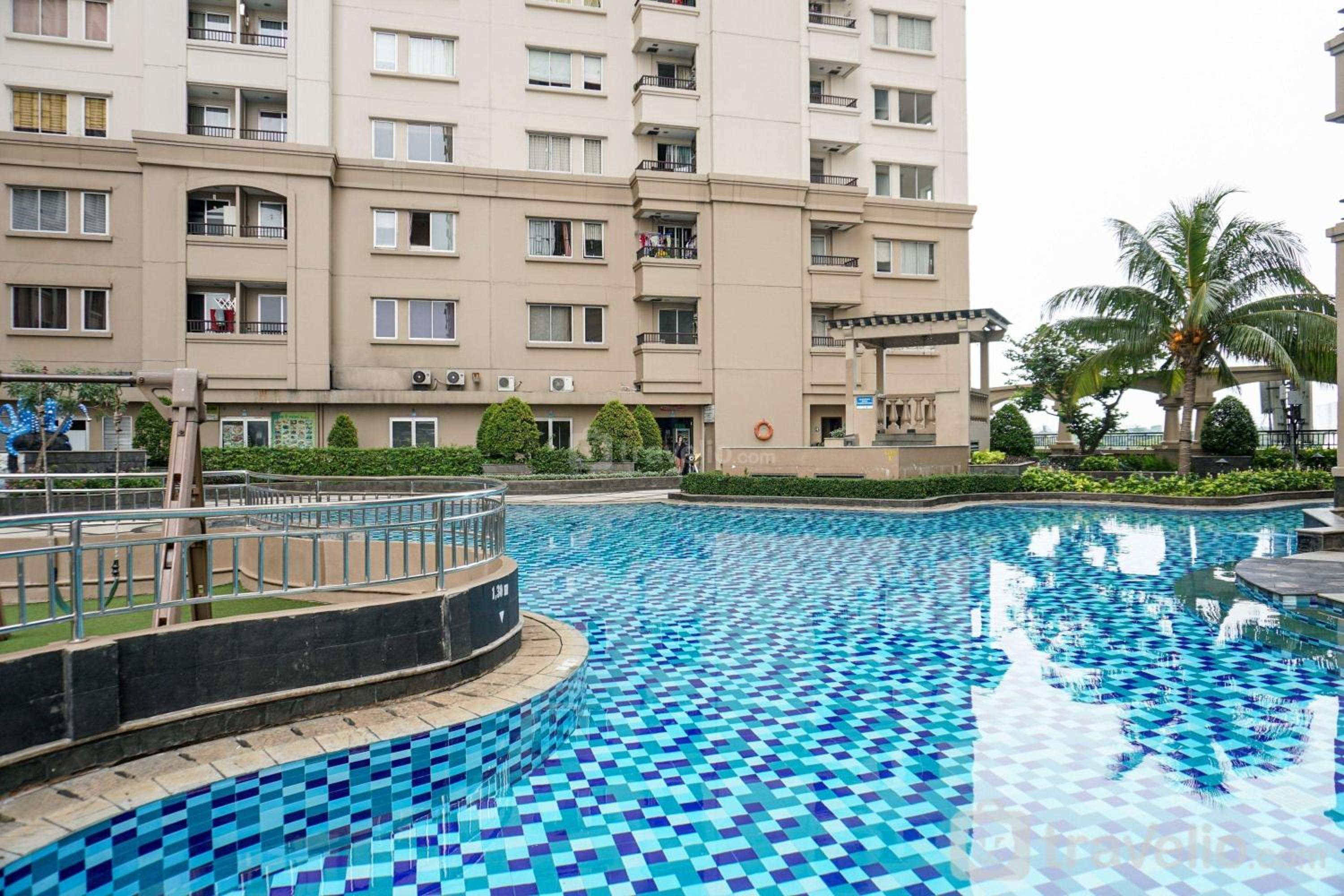 Nice and Elegant 2BR at Marina Ancol Apartment By Travelio view 2