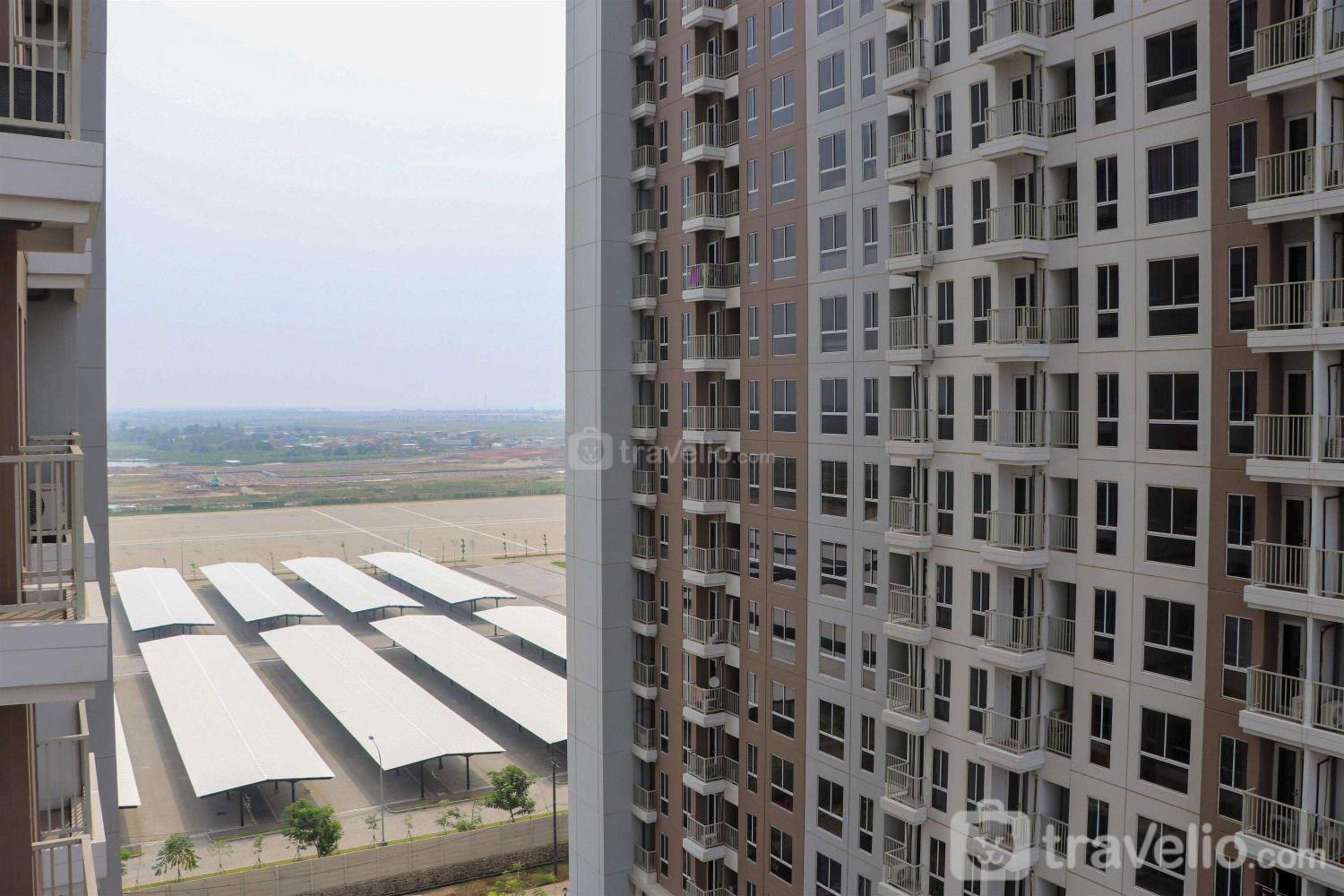 Relaxing Studio Apartment at Tokyo Riverside PIK 2 By Travelio view 2