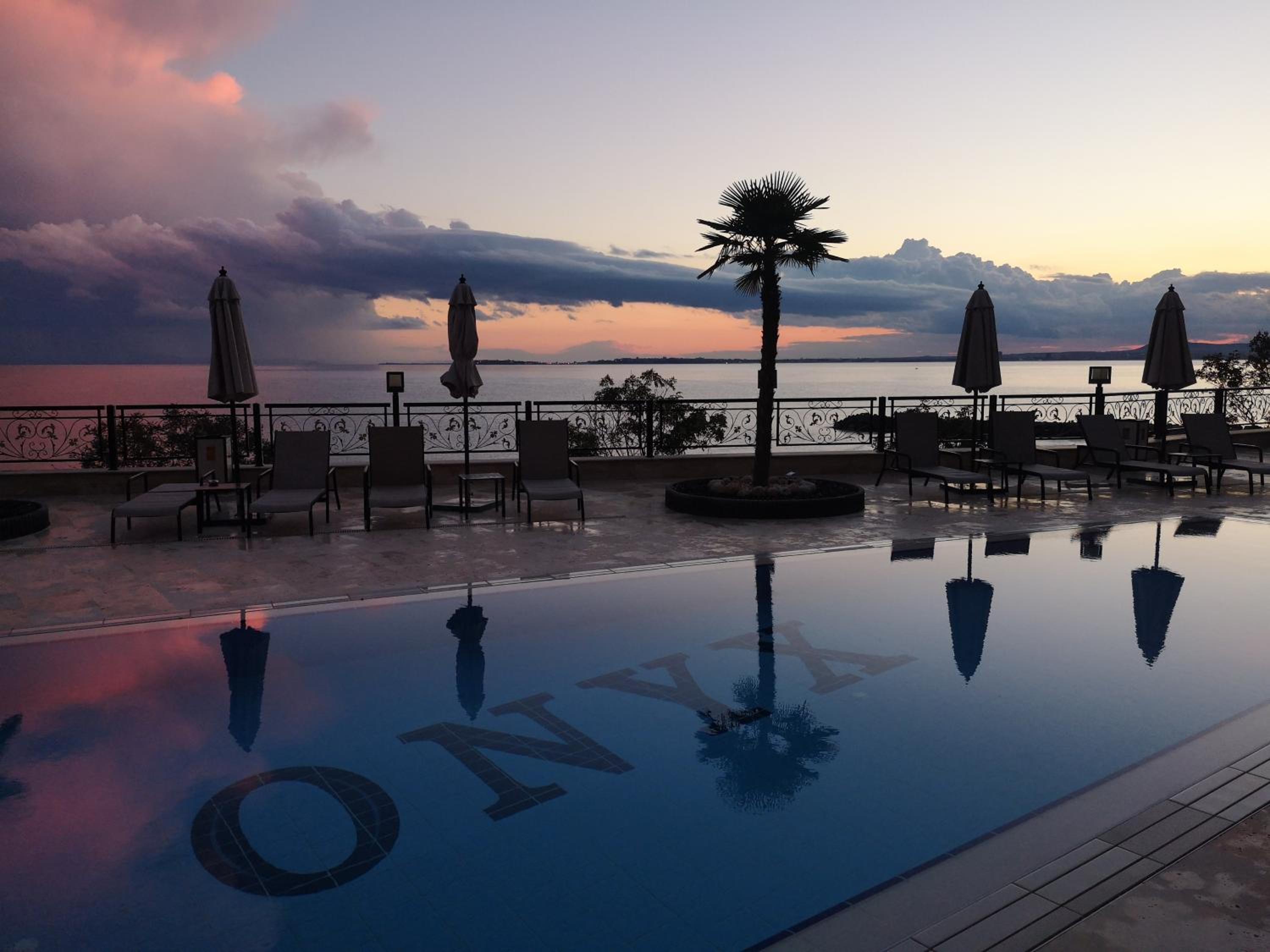 ONYX 1 Private Apartment Kralev