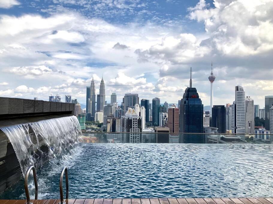 Premium service suites with infinity pool at KLCC
