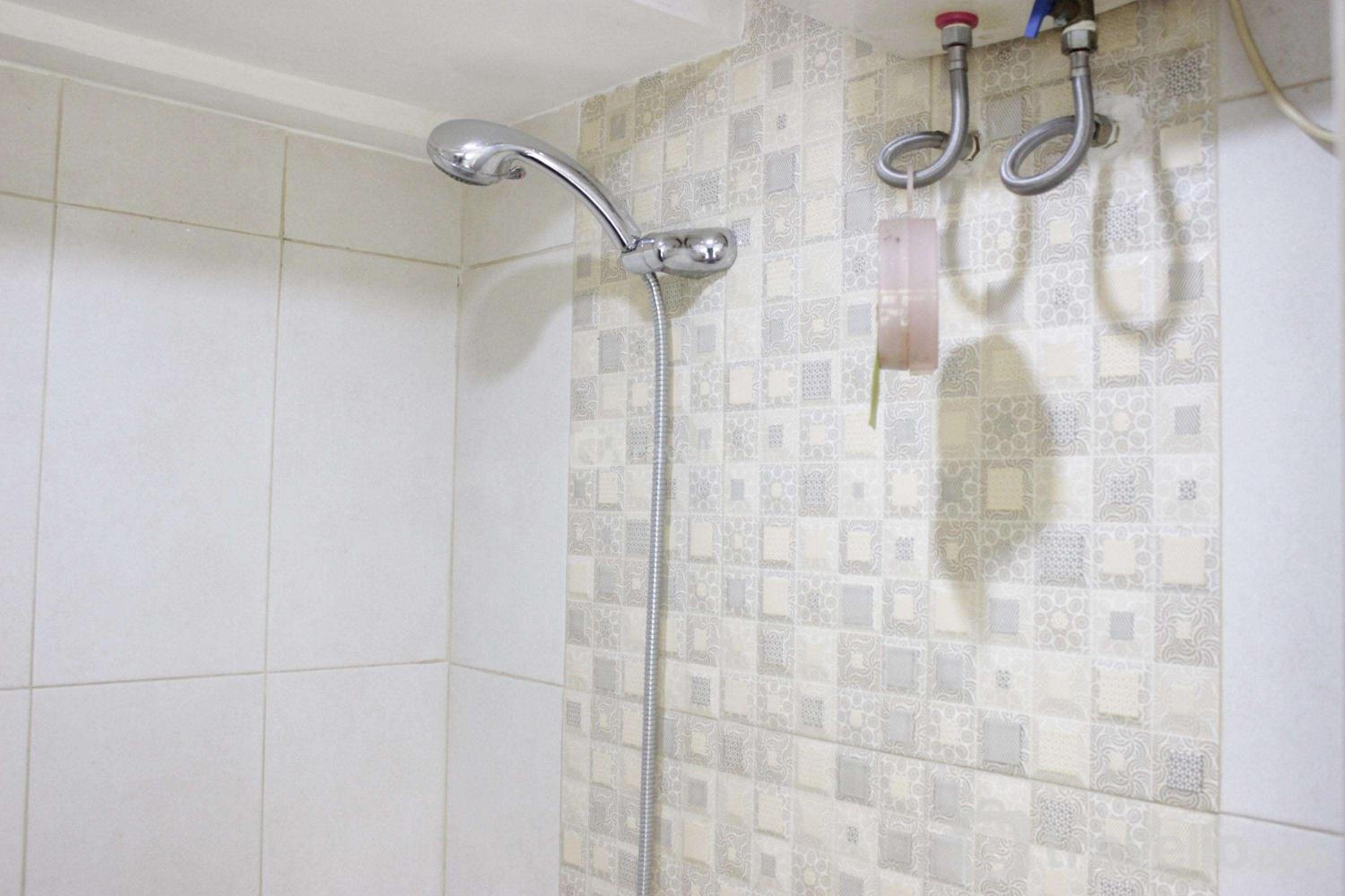 Private & Stylish 2BR at Gateway Apartment Ahmad Yani Cicadas By Travelio view 3
