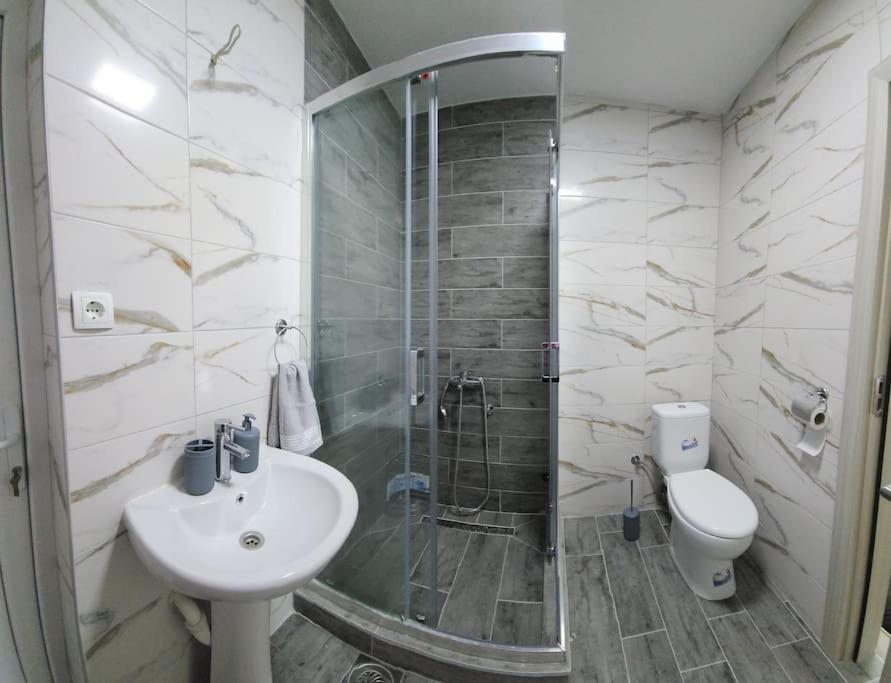 City Center Apt WFree P view 4