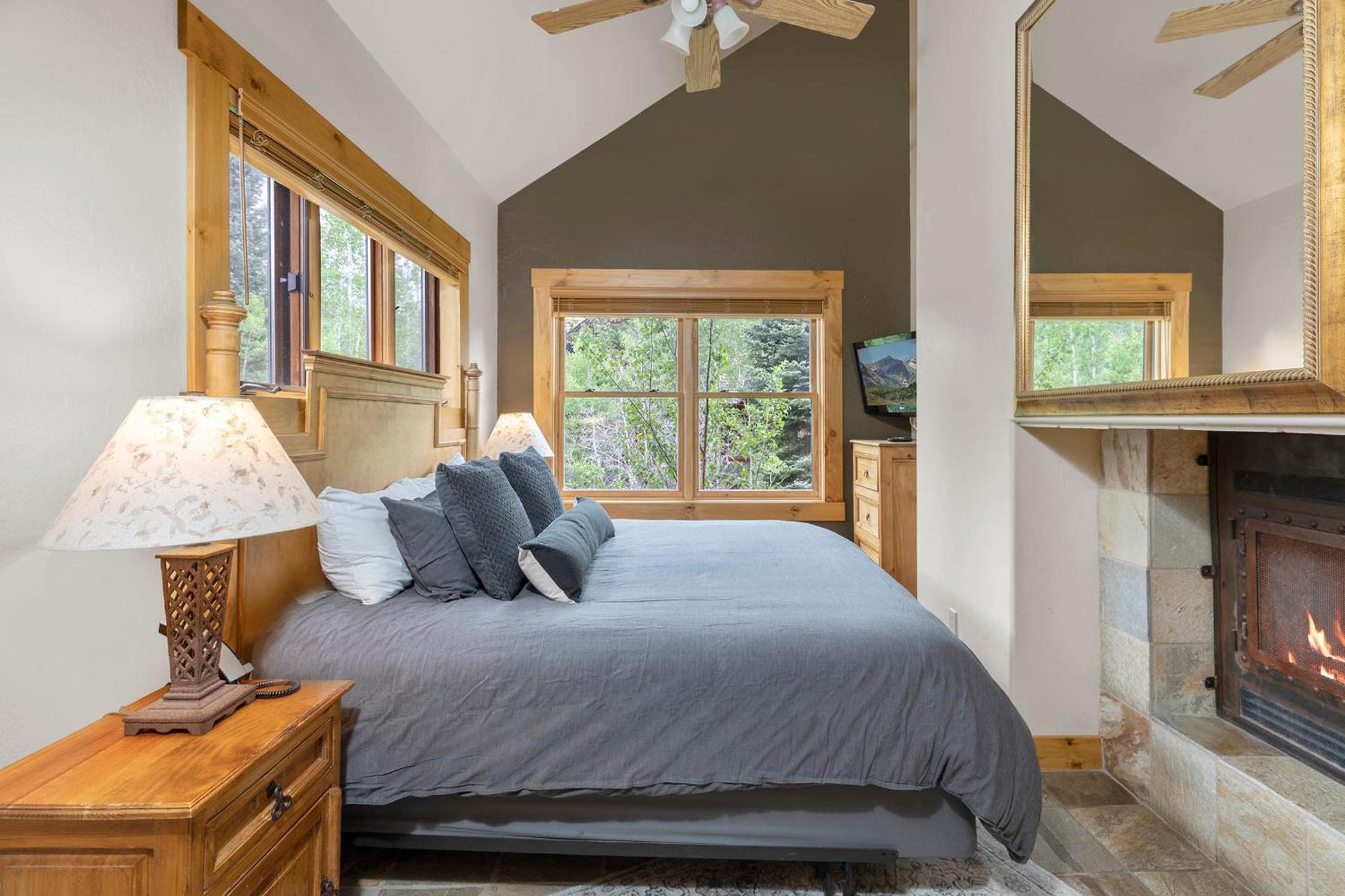 2 BR Condominium - Luxury Skiin and out (rare to find) view 2