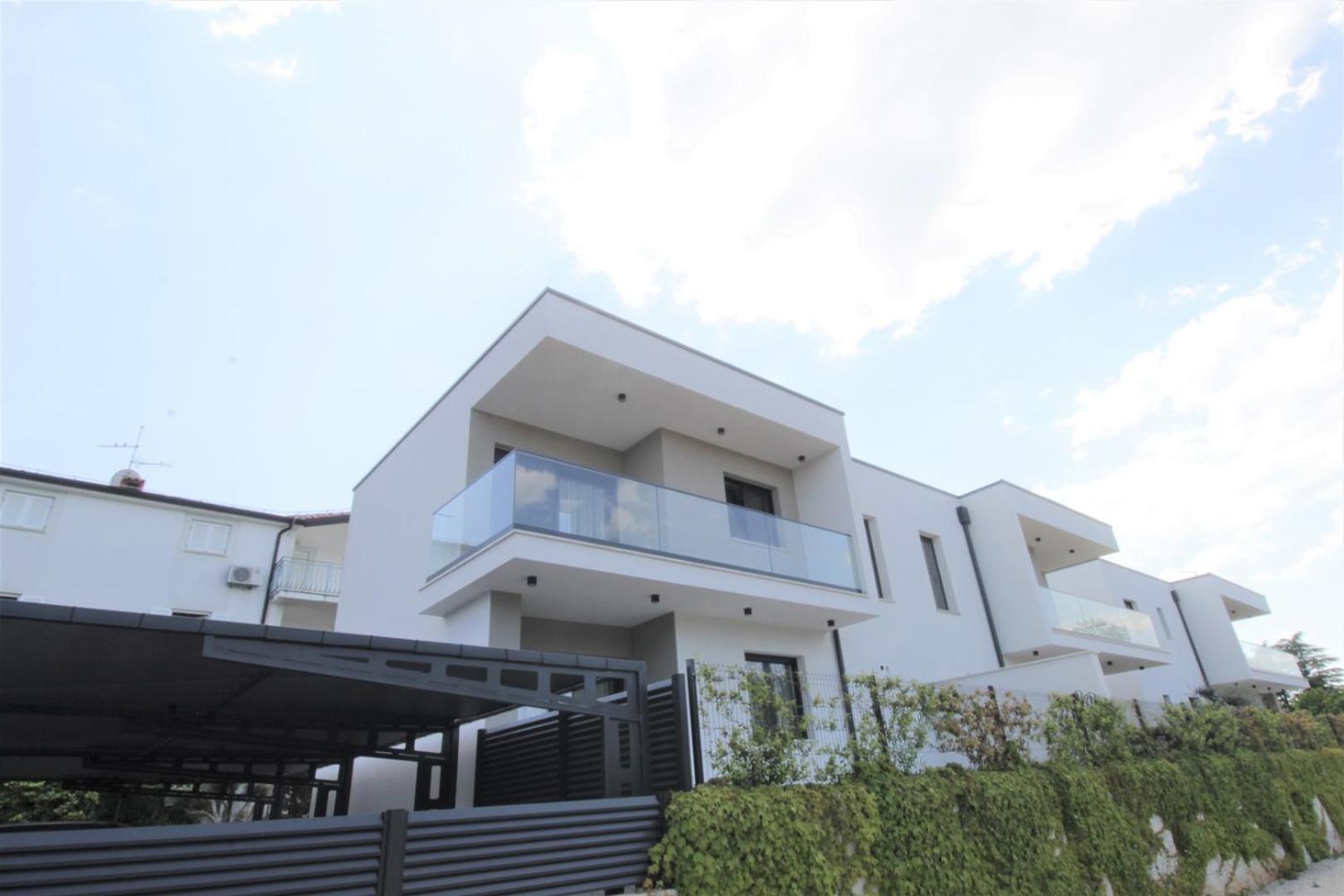 House Andrej, Entire semi-detached house with a terrace, parking, 400 m from beach view 2