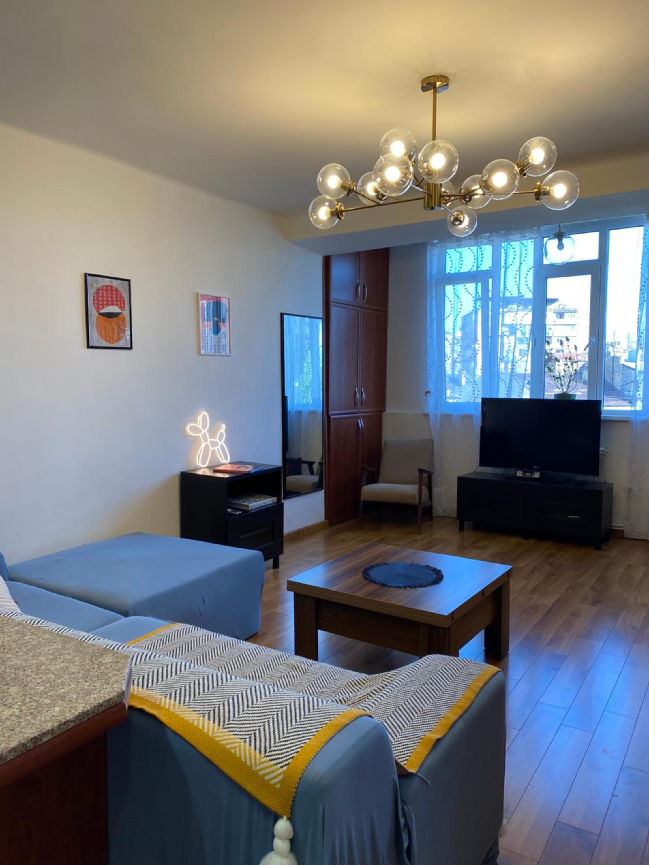Spacious & Stylish Central Studio