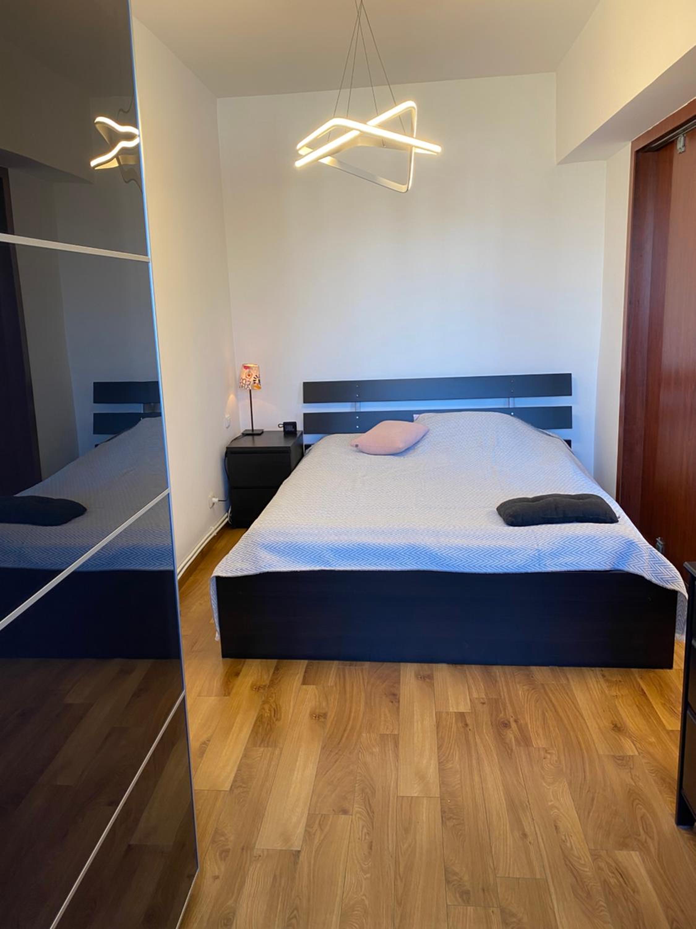Spacious & Stylish Central Studio