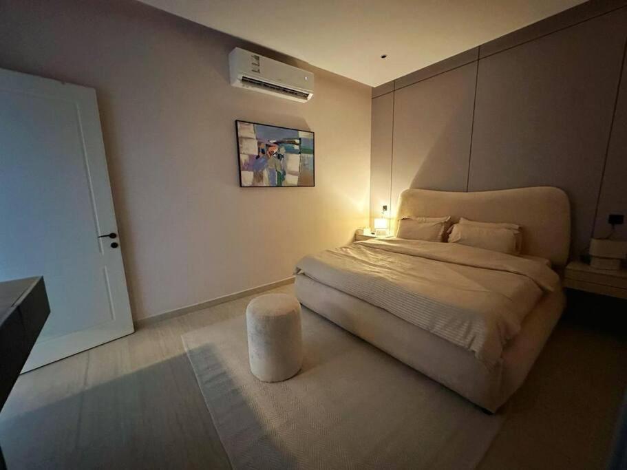 High Furnished Apt with Balcony