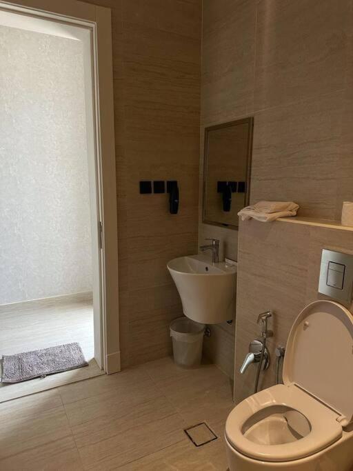 High Furnished Apt with Balcony