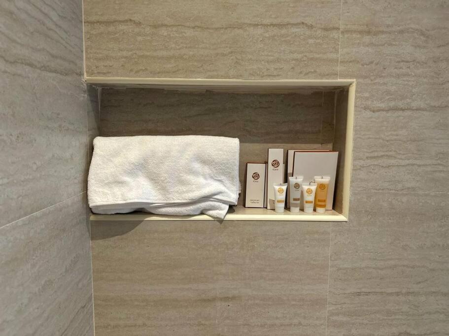 High Furnished Apt with Balcony